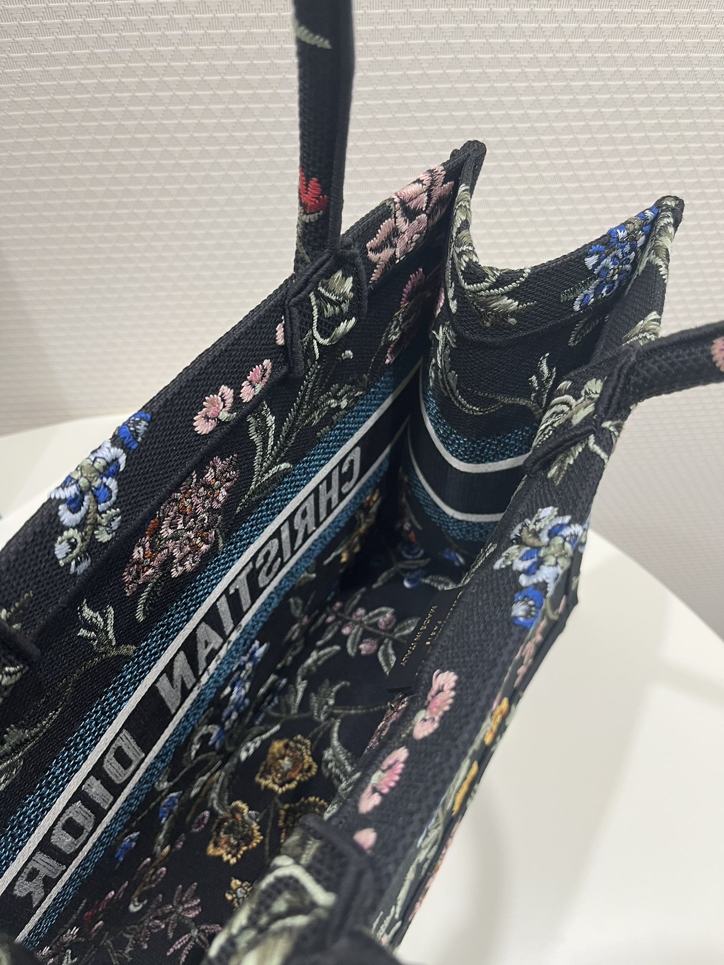 Replica Dior Book Tote Medium Black Multicolor Dior Petites Fleurs Embroidery M1296Zeau_M911 - Image 3