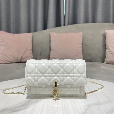 Replica Dior Lady Dior Chain Pouch S0937Onmj_M030