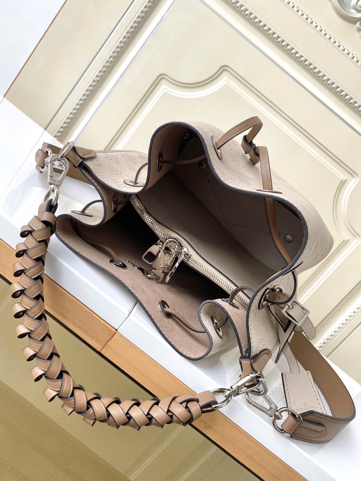 Replica Louis Vuitton Muria M55799 - Image 2