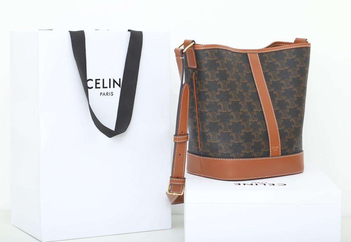 Replica Celine Medium Bucket In Triomphe - Image 9