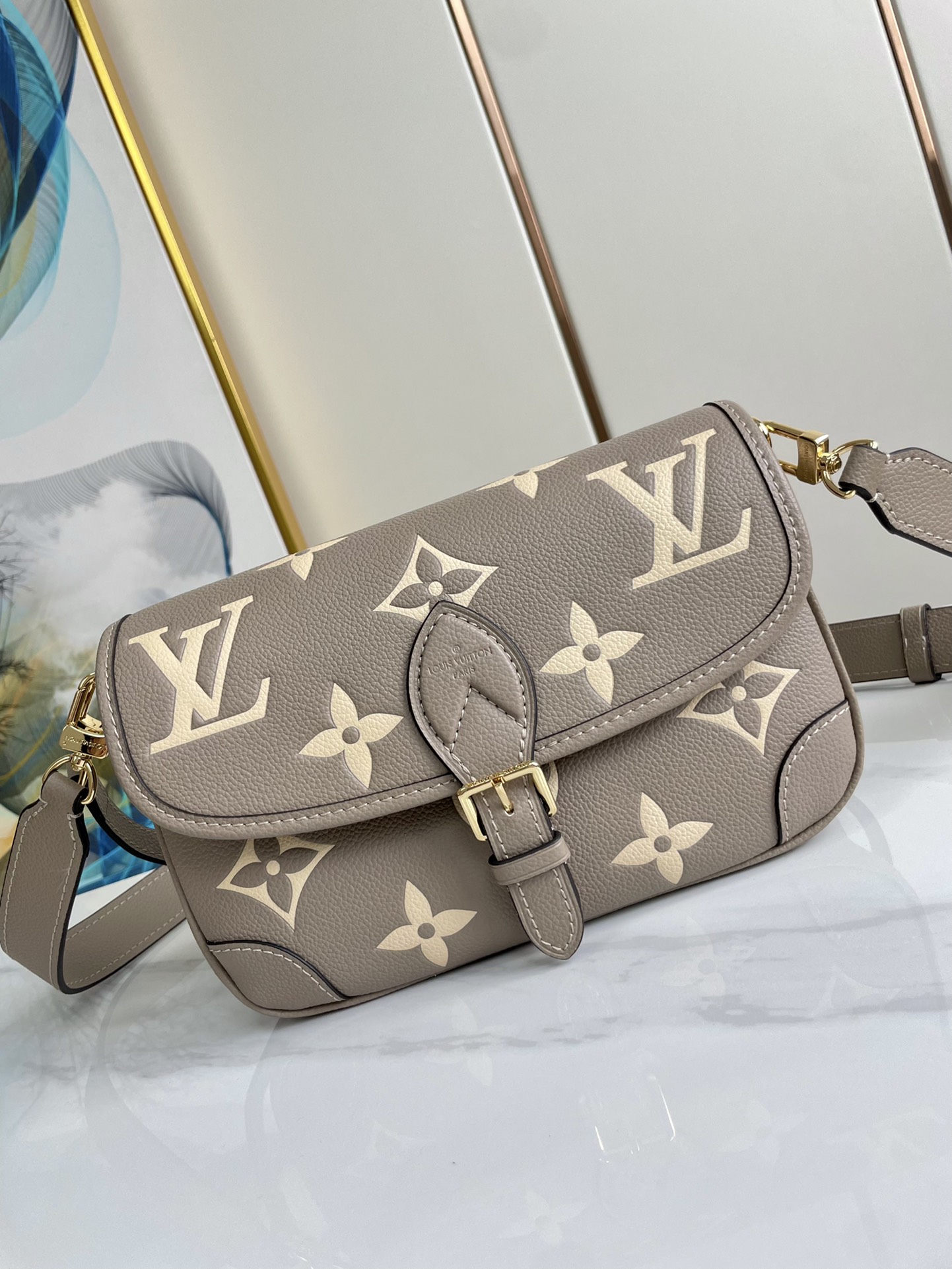Replica Louis Vuitton Diane M46583 - Image 9