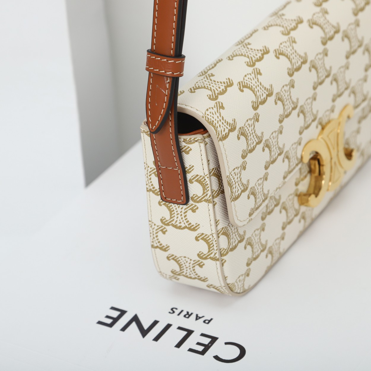 Replica Celine Classique Triomphe Bag - Image 6