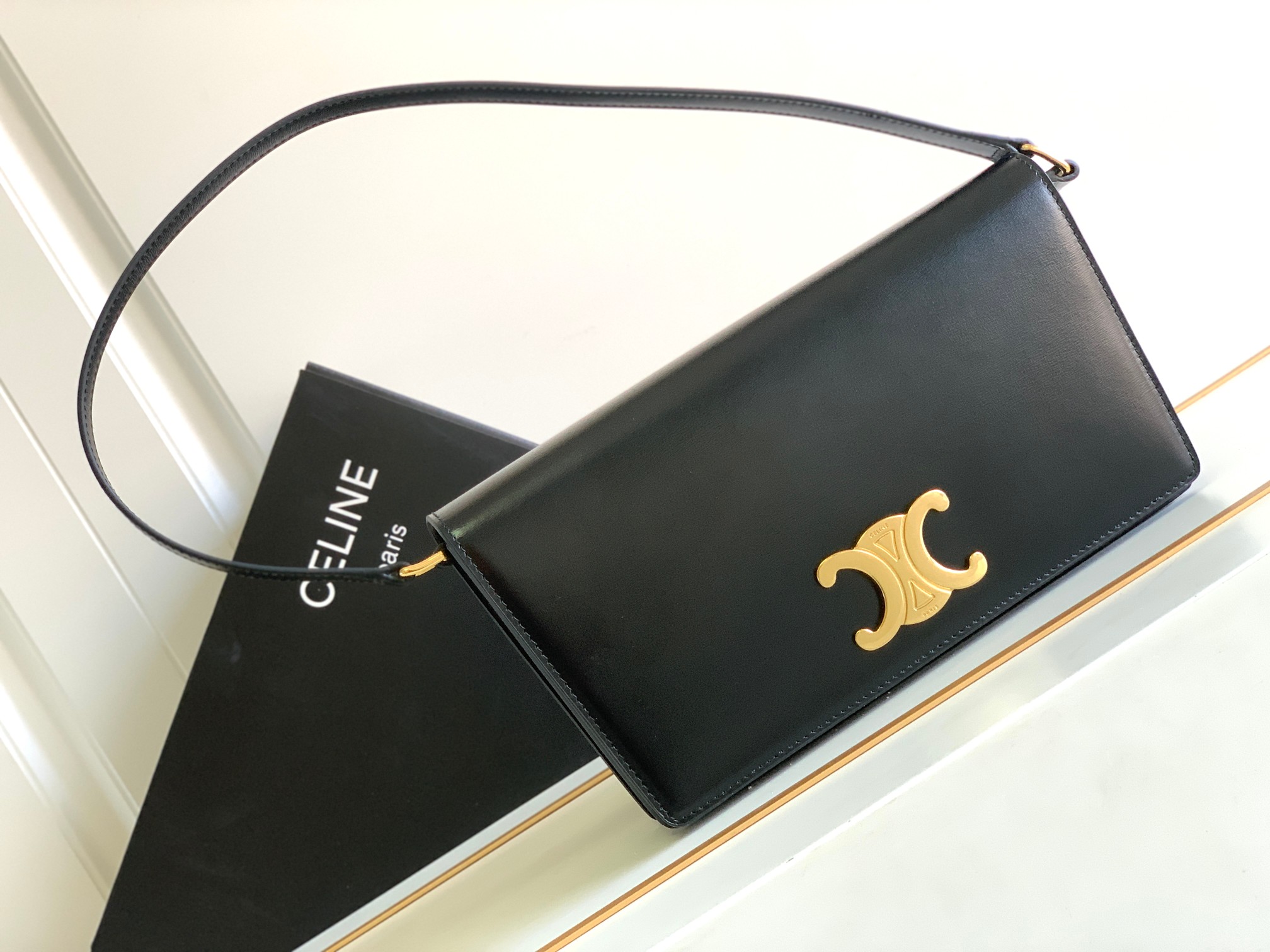 Replica Celine Trapeze Triomphe Bag In Shiny Calfskin Black