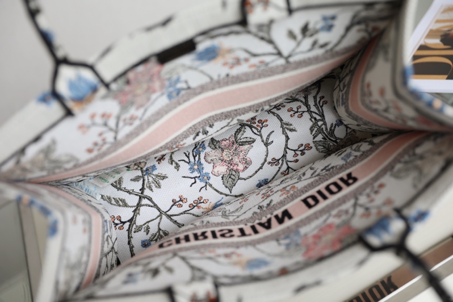 Replica Dior Book Tote White Multicolor Dior Petites Fleurs Embroidery - Image 4