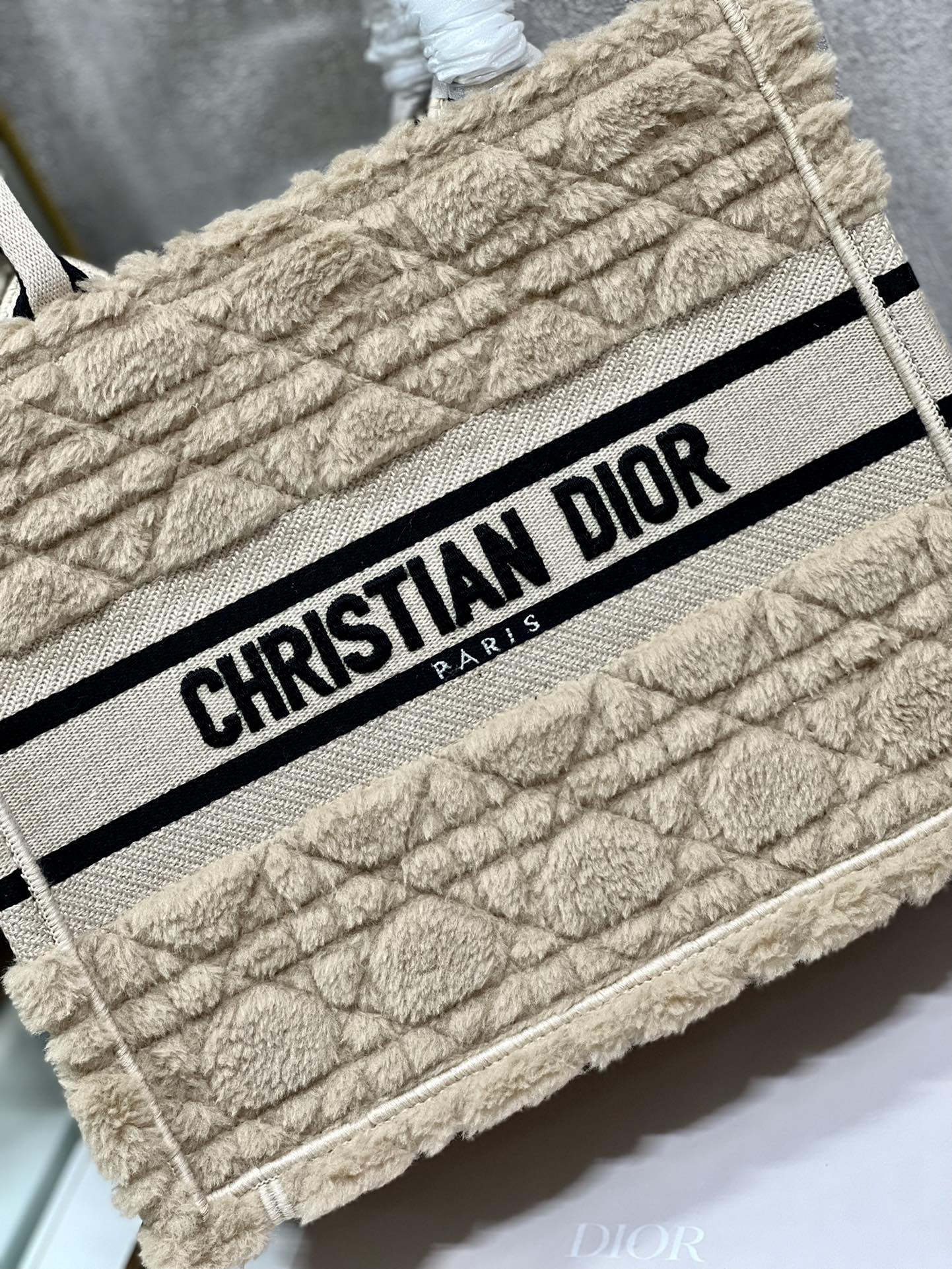 Replica Dior Book Tote Small Beige Cannage Shearling M1265Zmbu_M918 - Image 6