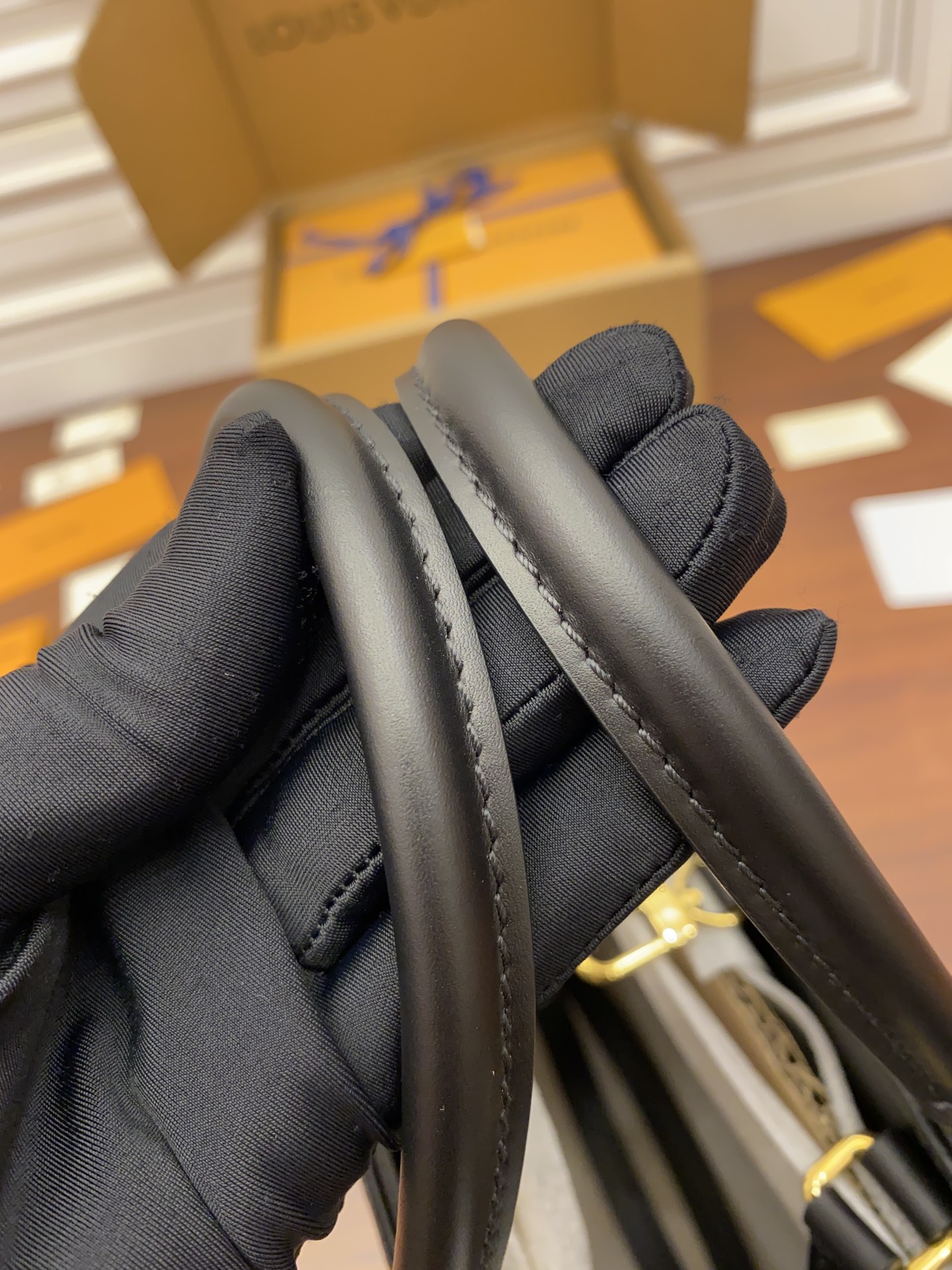 Replica Louis Vuitton Onthego Mm M45595 - Image 9