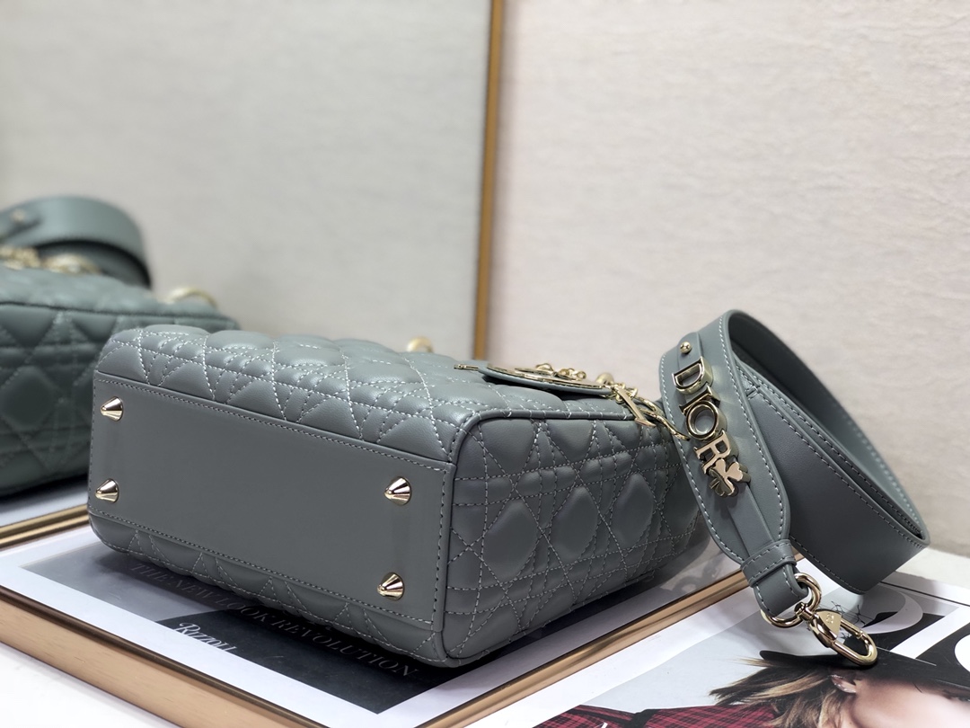 Replica Dior Medium Lady Dior Bag Cloud Blue Patent Cannage Calfskin M0565Owcb_M81B - Image 5
