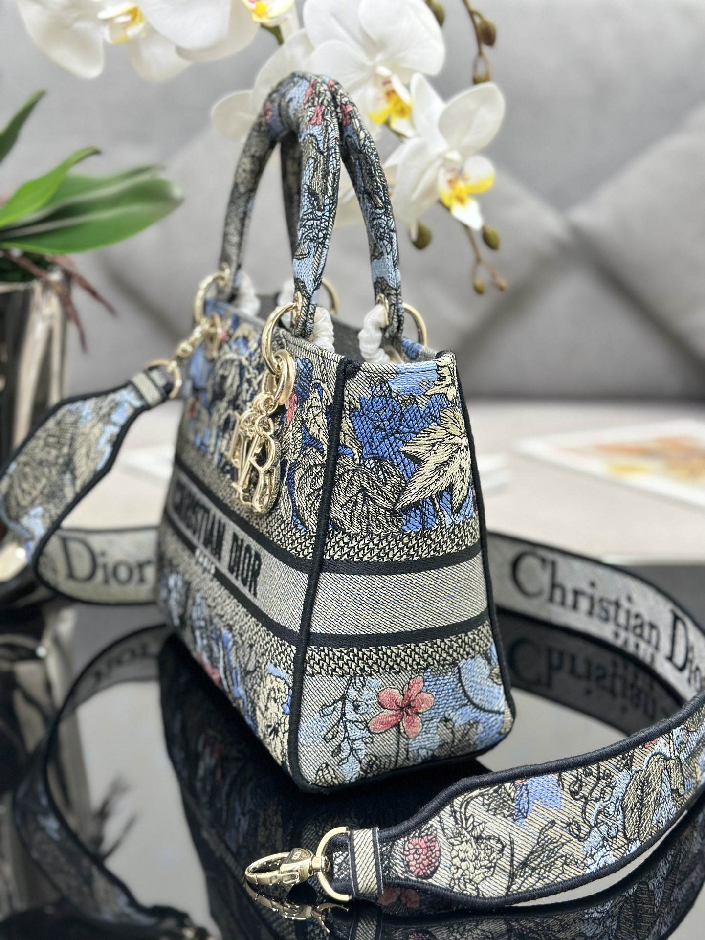Replica Dior Medium Lady D-Lite Bag M0565Orzi_M49E - Image 6
