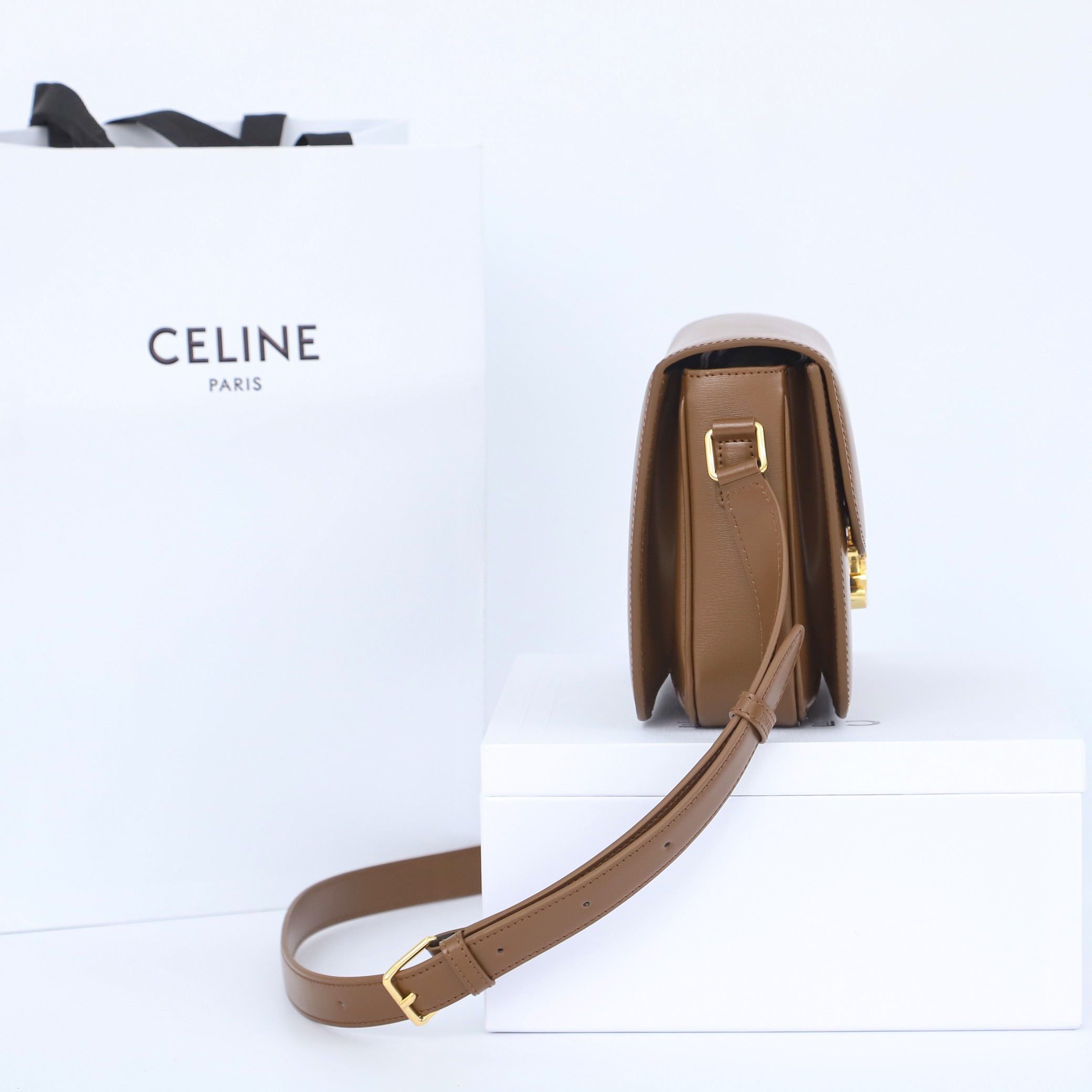 Replica Celine Classique Triomphe Bag - Image 7