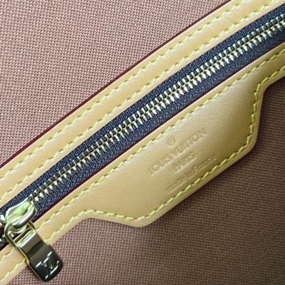 Alternative view of Replica Louis Vuitton Gibeciere Pm Shoulder Bag M42248