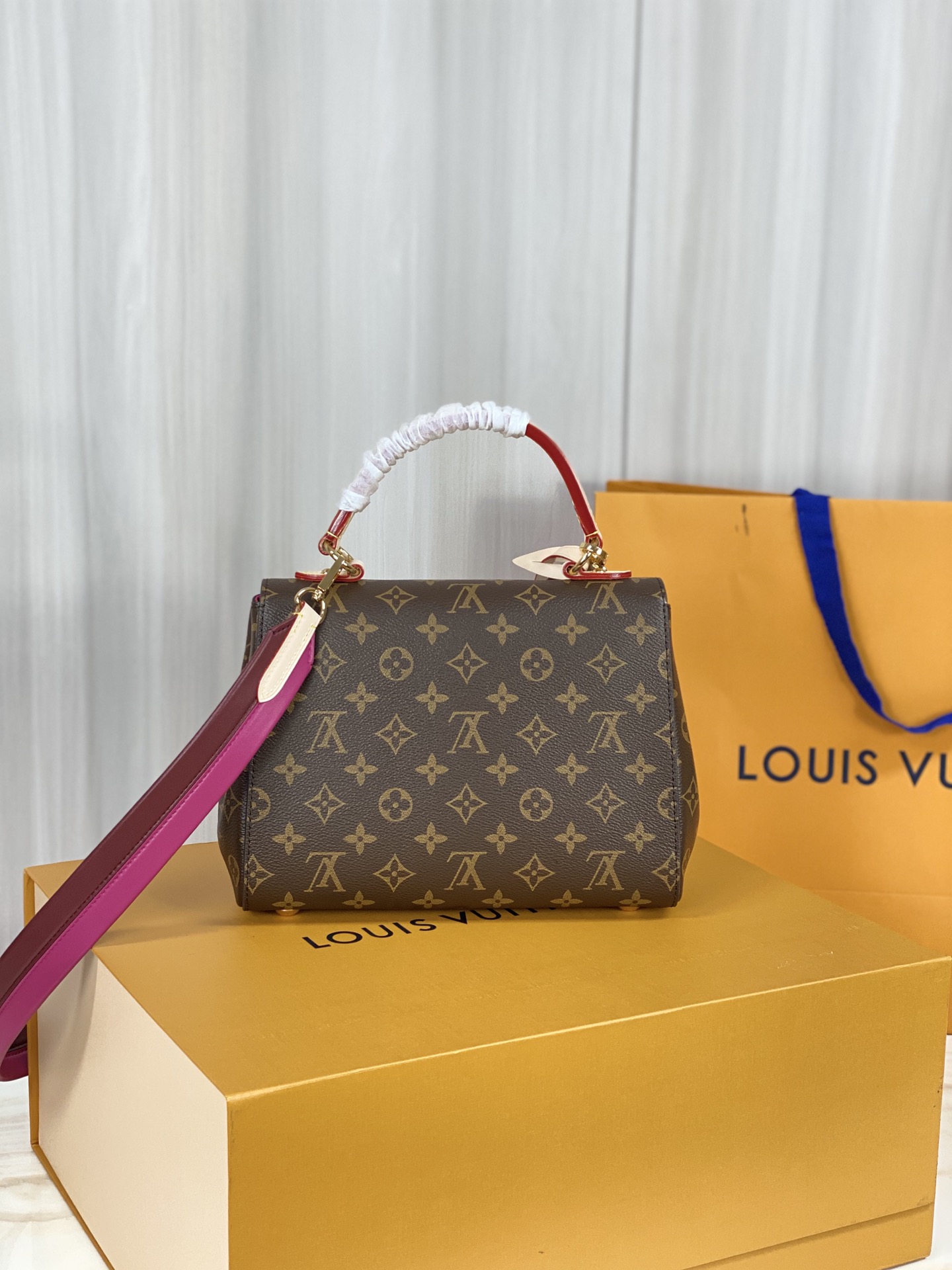 Replica Louis Vuitton Monogram Canvas Cluny Mm M42735 - Image 9