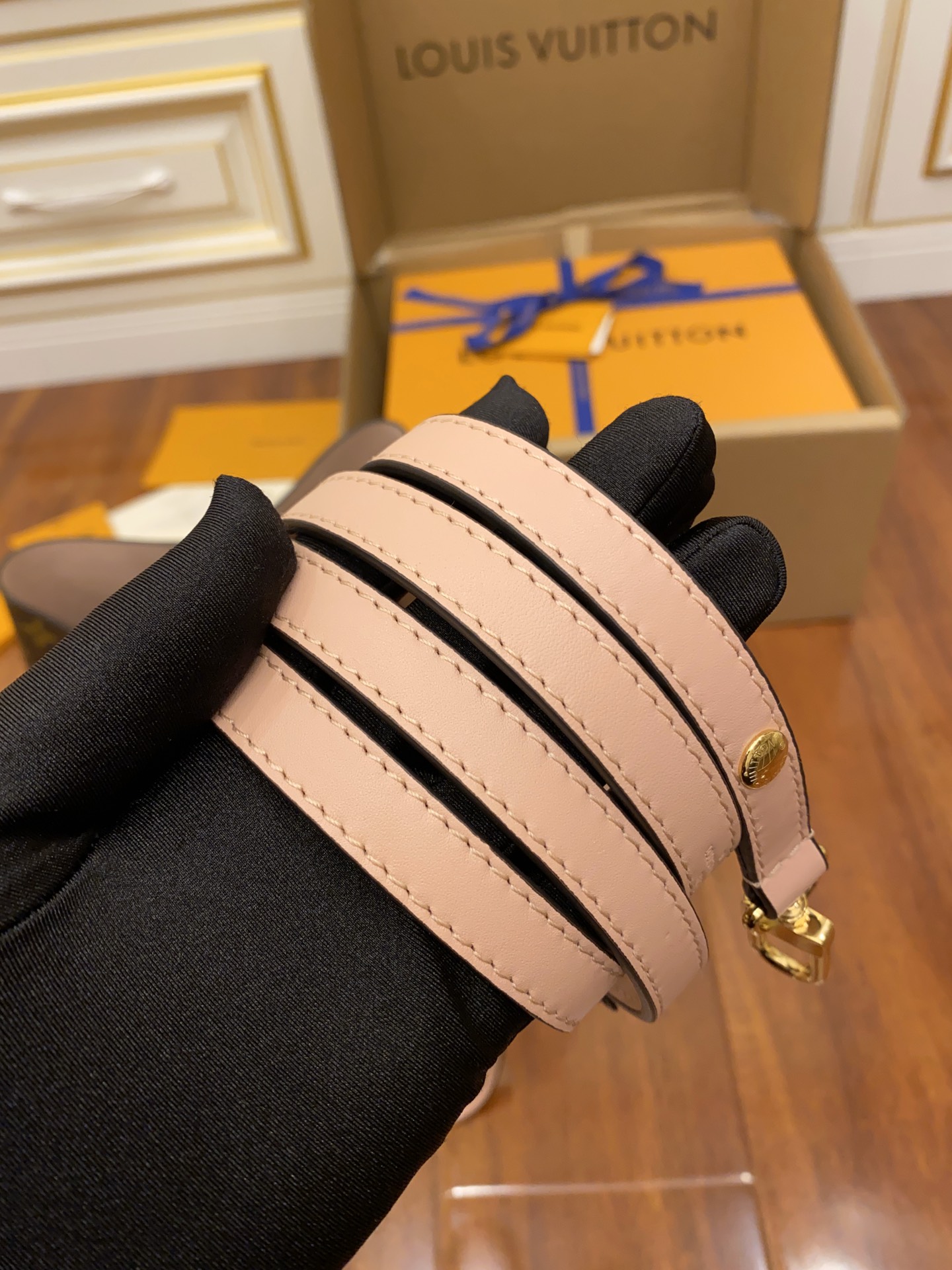 Replica Louis Vuitton Neonoe Mm M44022 - Image 9