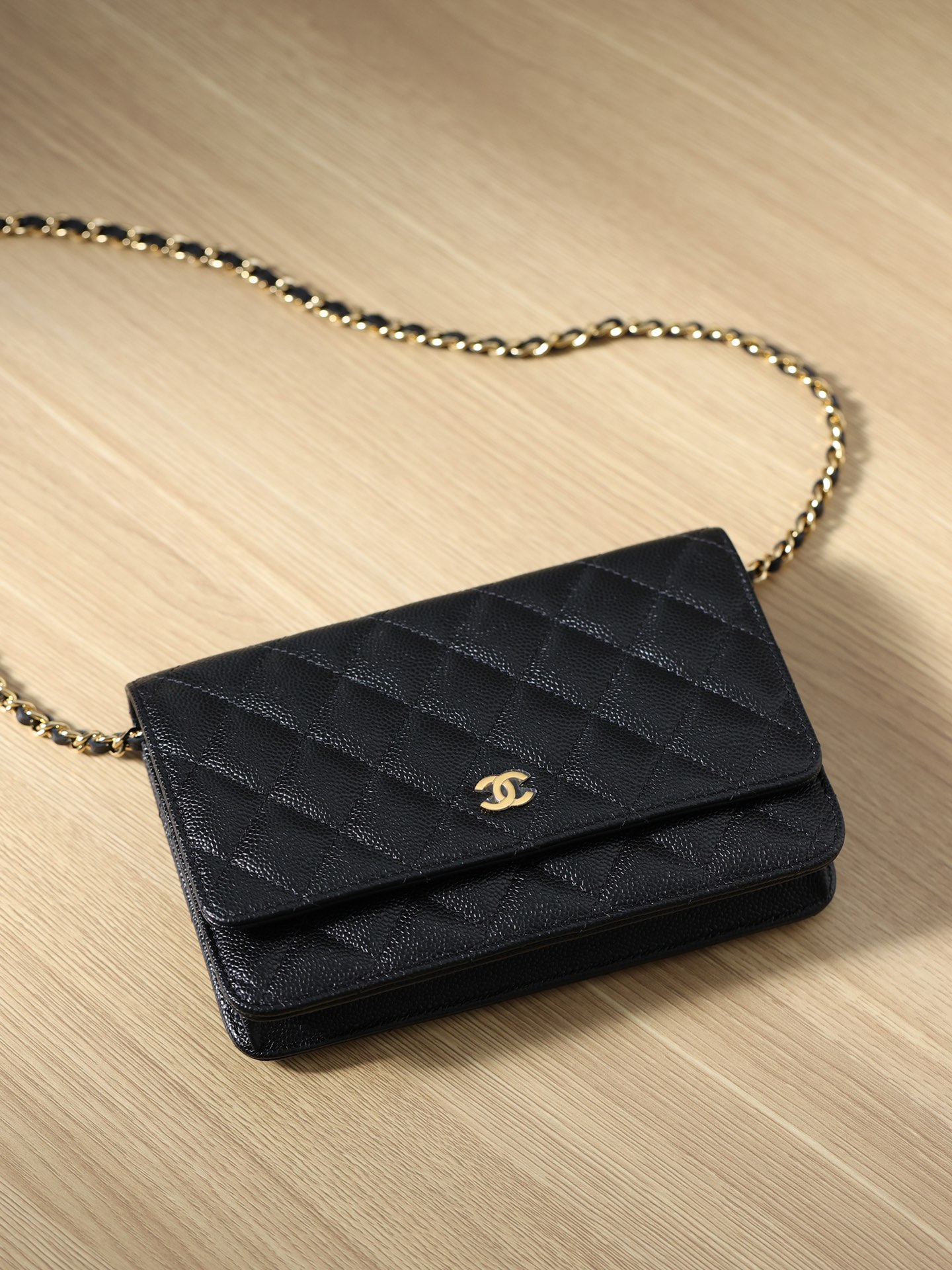Replica Chanel Woc Gold Chain Black