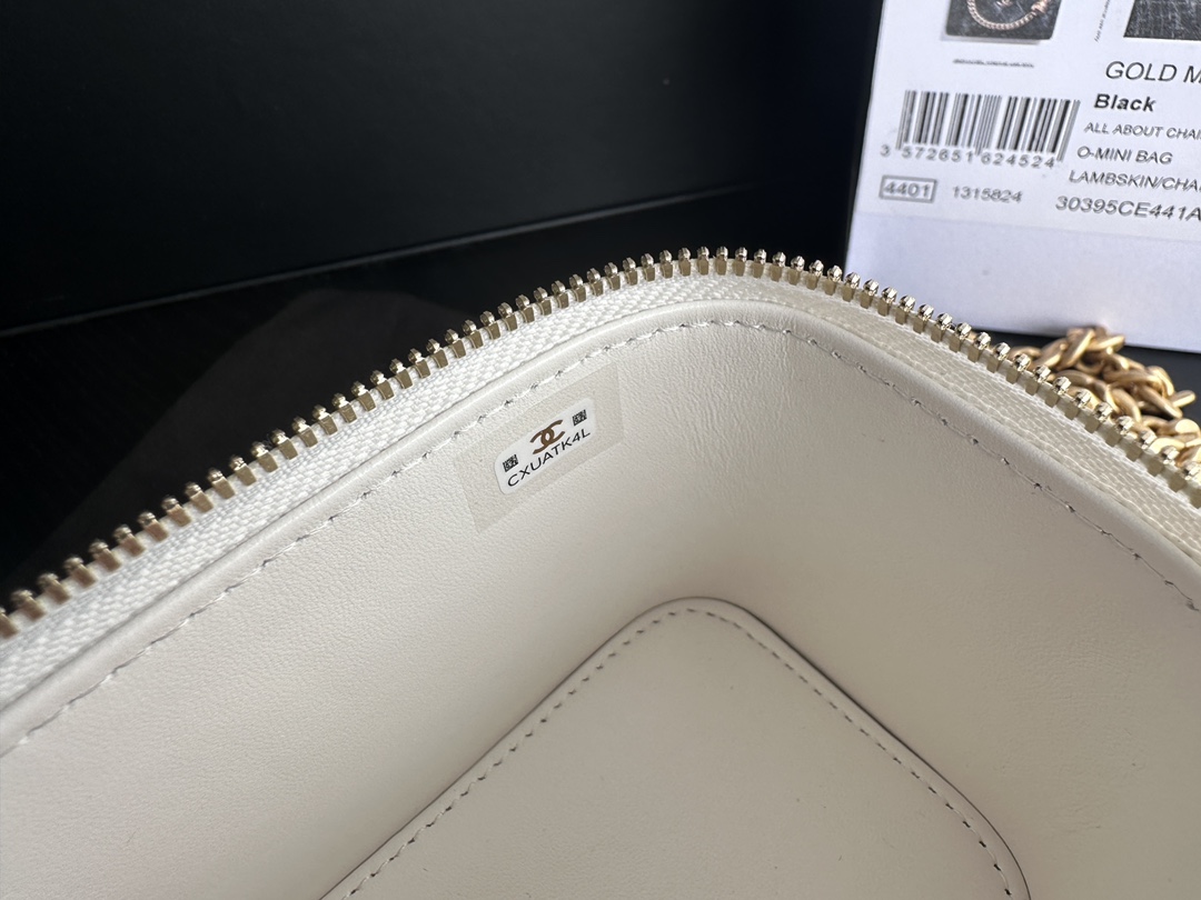 Replica Chanel Clutch With Chain Grained Calfskin & Gold-Tone Metal White Ap3203 - Image 2