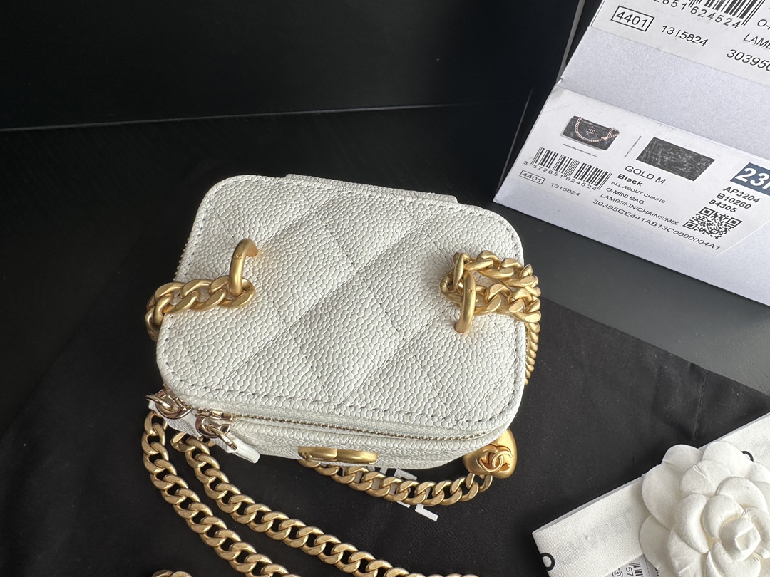 Replica Chanel Clutch With Chain Grained Calfskin & Gold-Tone Metal White Ap3203 - Image 6
