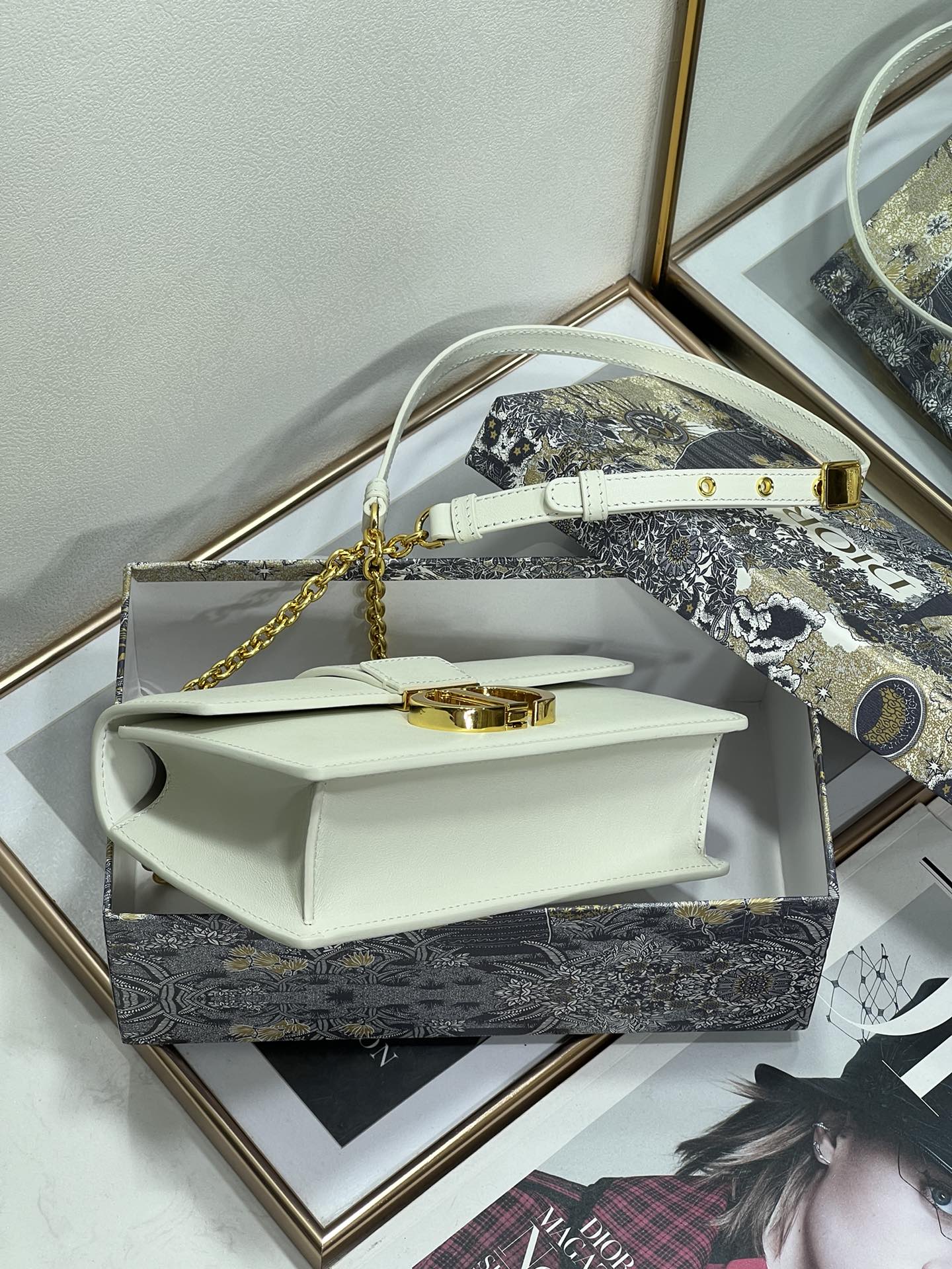 Replica Dior 30 Montaigne Bag White Box Calfskin S2110Umos_M991 - Image 4