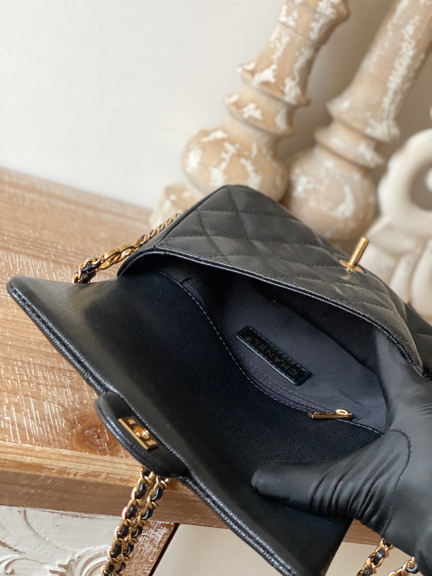 Replica Chanel 1 As3757 - Image 6