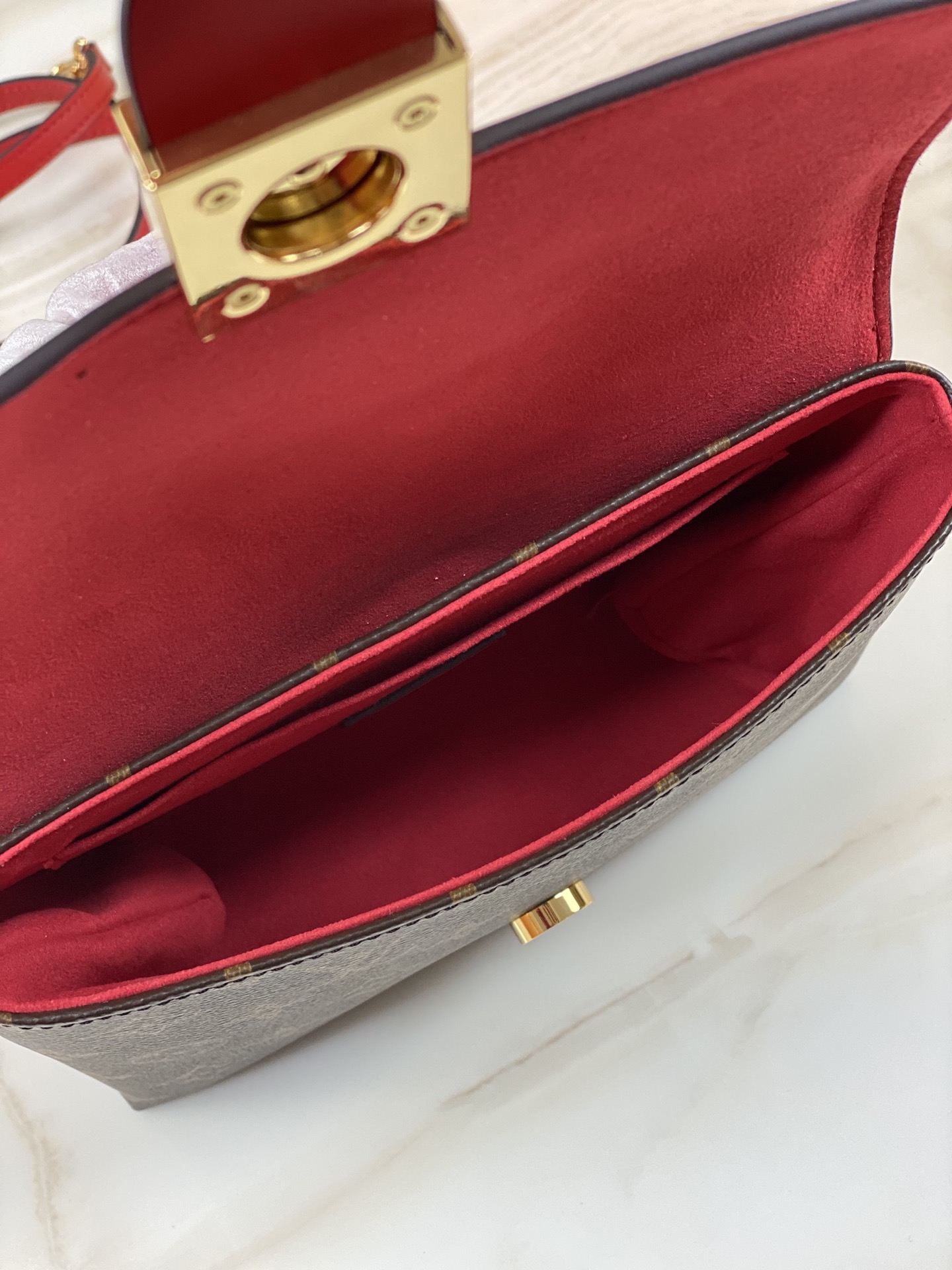 Replica Louis Vuitton Locky Bb M44322 - Image 8