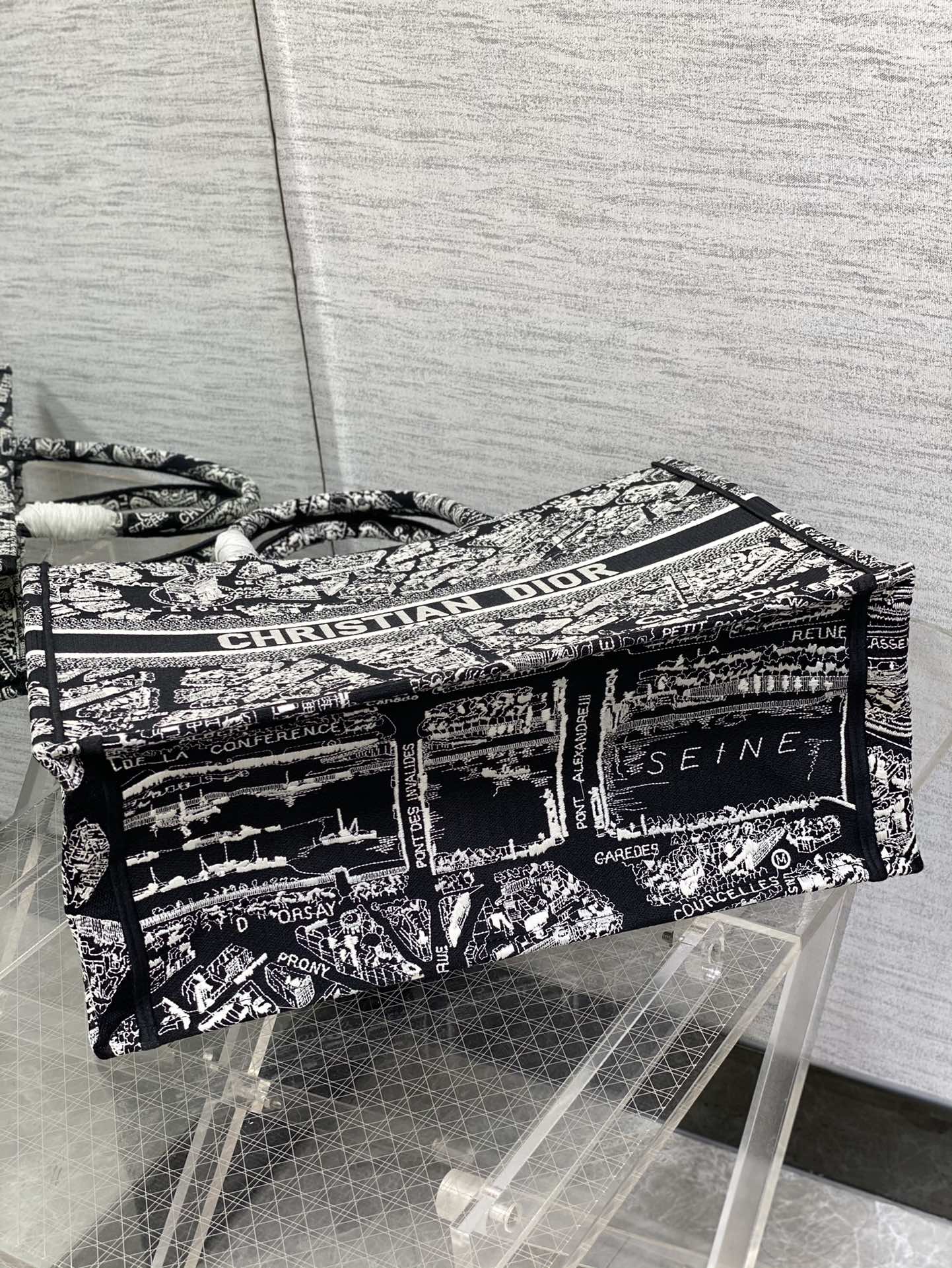 Replica Dior Book Tote Large Black And White Plan De Paris Embroidery M1296Zomp_M993 - Image 7