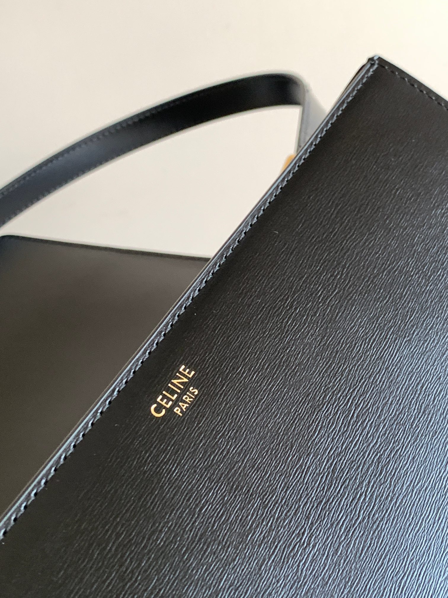 Replica Celine Trapeze Triomphe Bag In Shiny Calfskin Black - Image 7