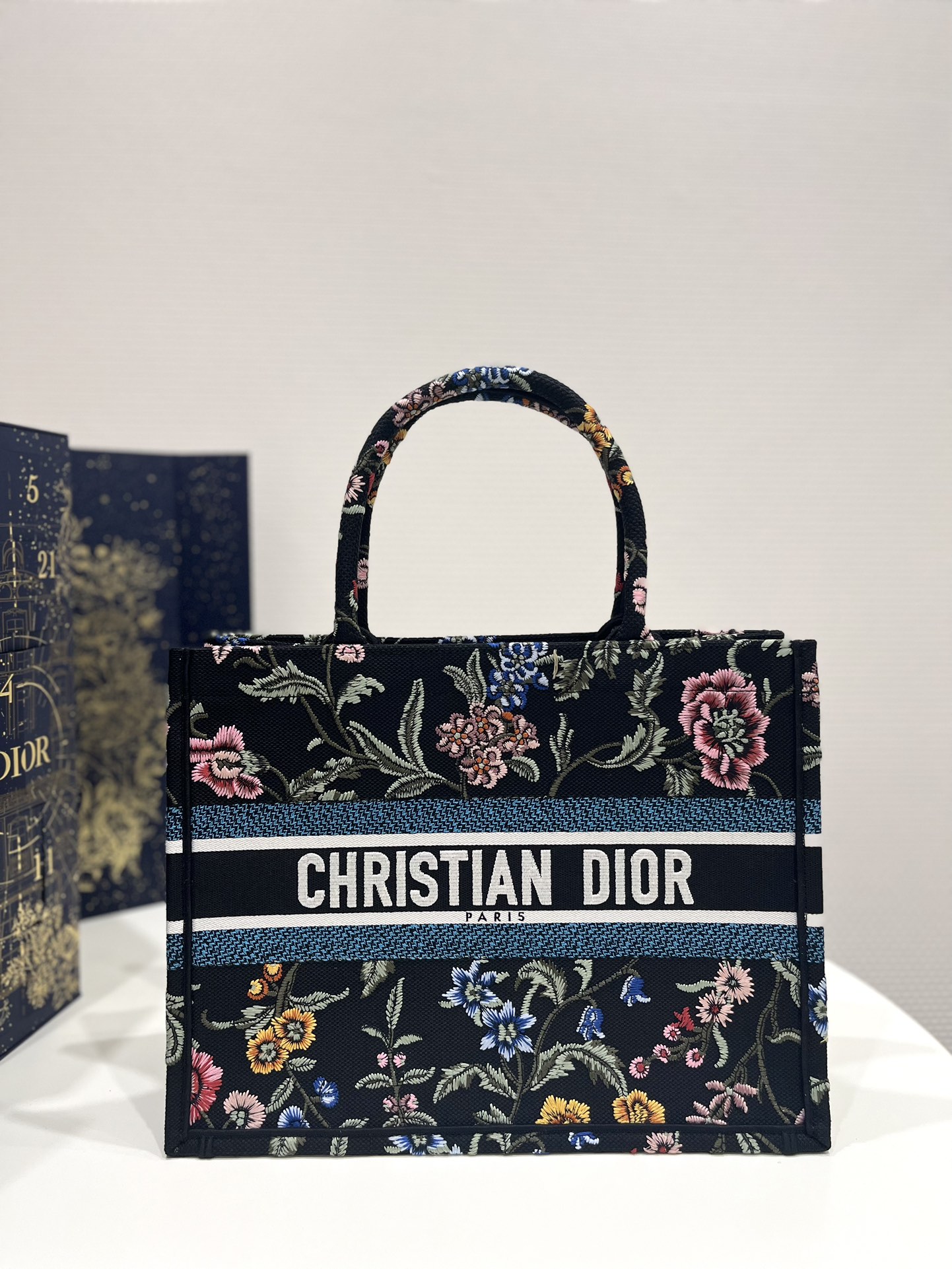 Replica Dior Book Tote Medium Black Multicolor Dior Petites Fleurs Embroidery M1296Zeau_M911