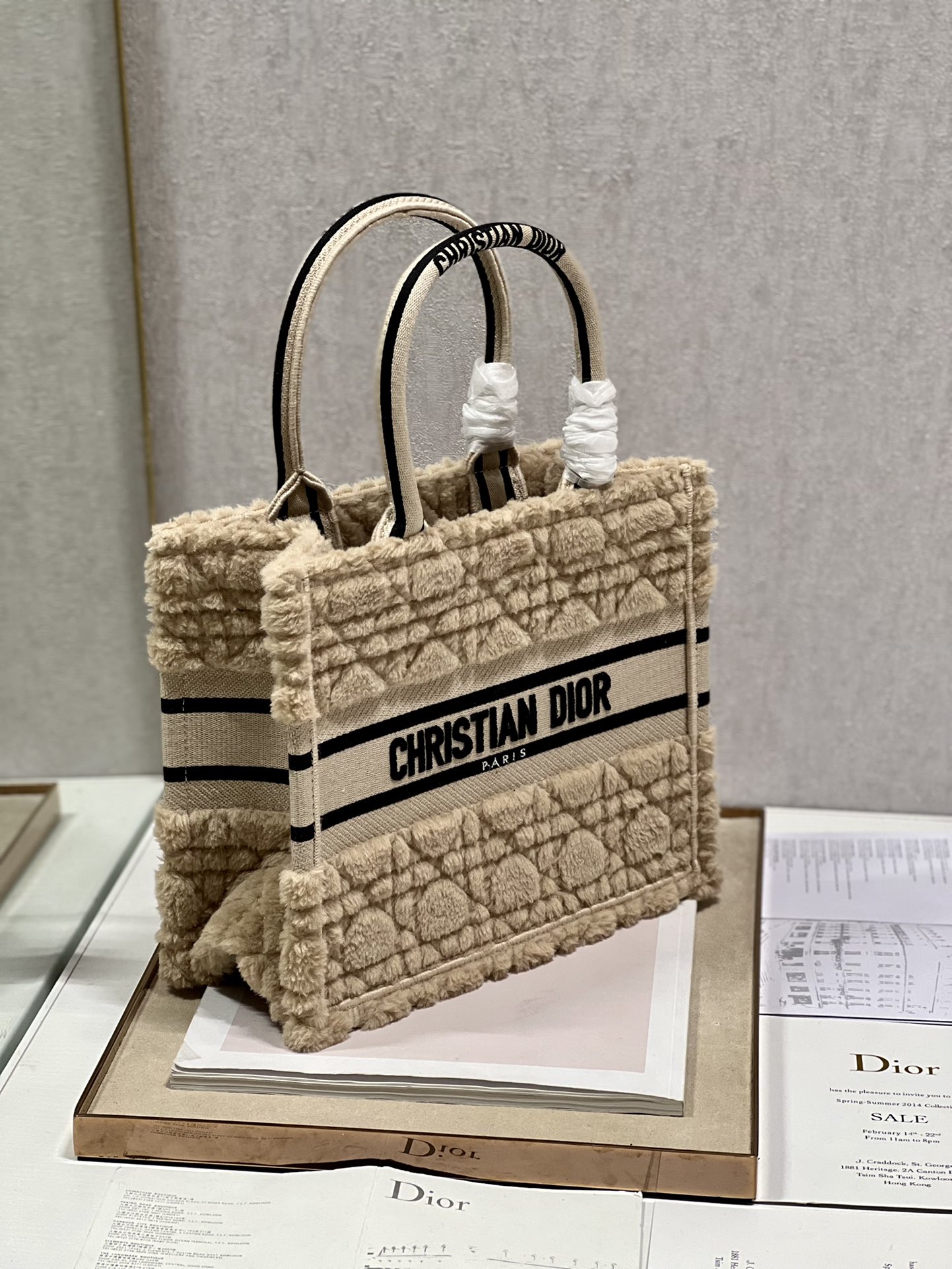 Replica Dior Book Tote Small Beige Cannage Shearling M1265Zmbu_M918 - Image 5
