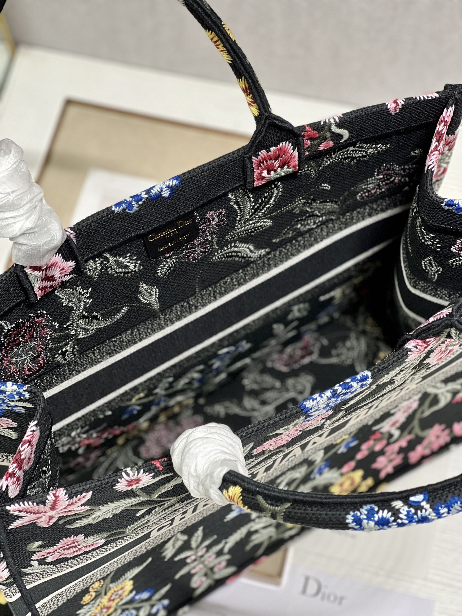 Replica Dior Book Tote Large Black Multicolor Dior Petites Fleurs Embroidery M1286Zeau_M911 - Image 6
