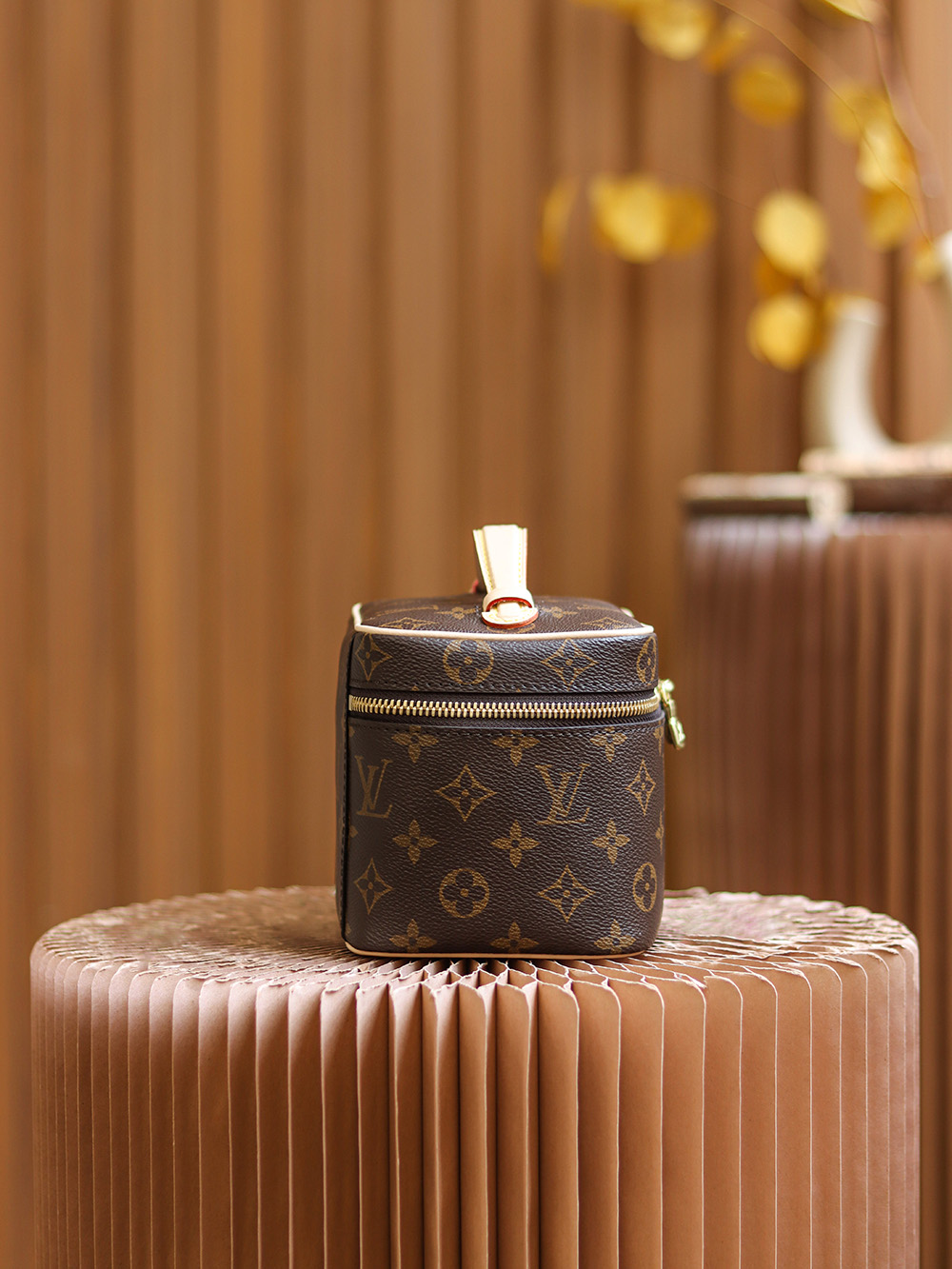 Replica Louis Vuitton Nice Mini Toiletry Pouch M44495 - Image 6