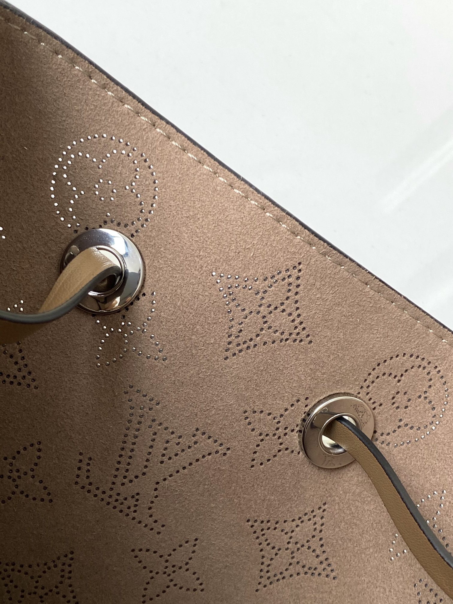 Replica Louis Vuitton Muria M55799 - Image 3
