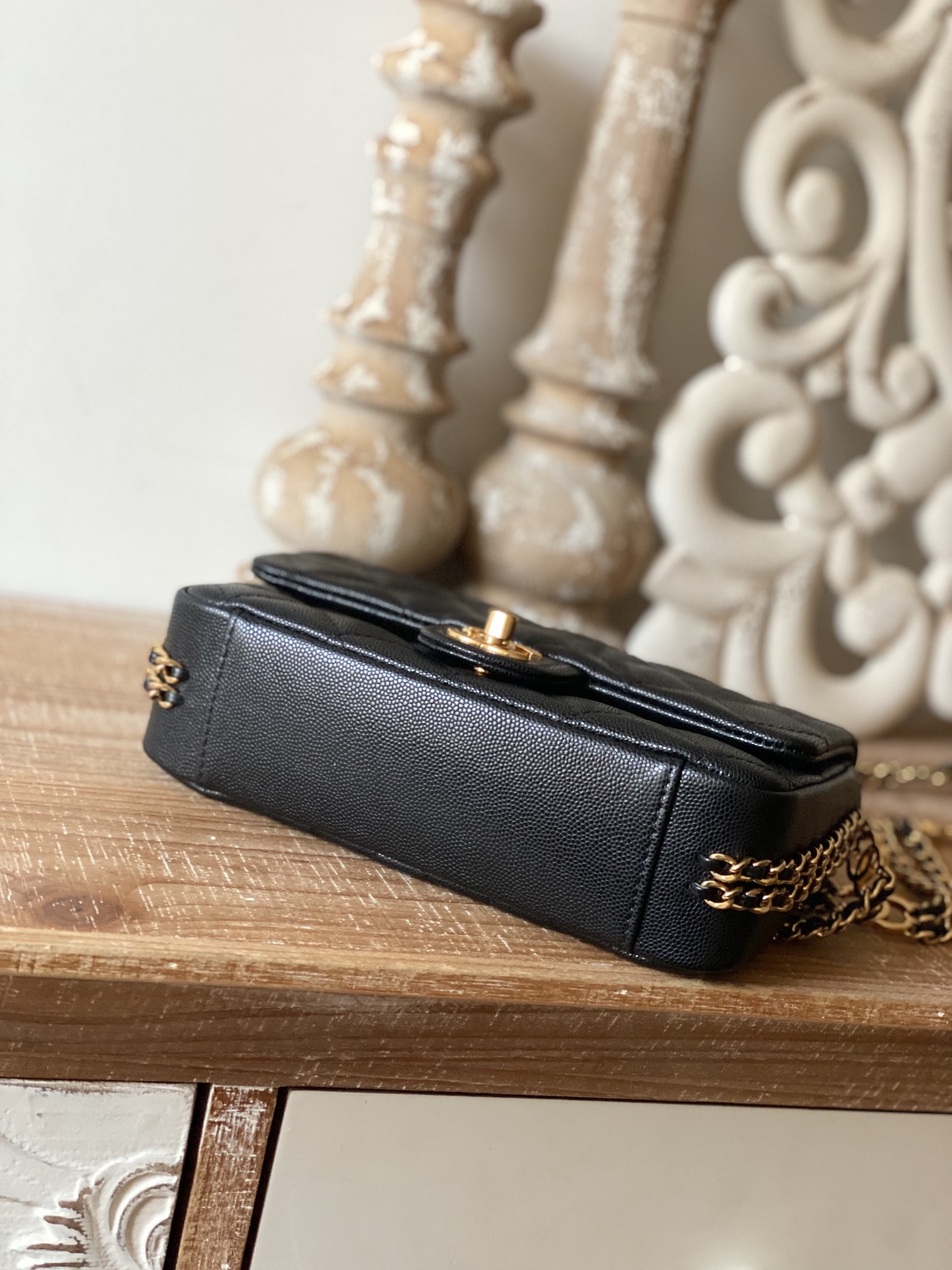 Replica Chanel 1 As3757 - Image 5