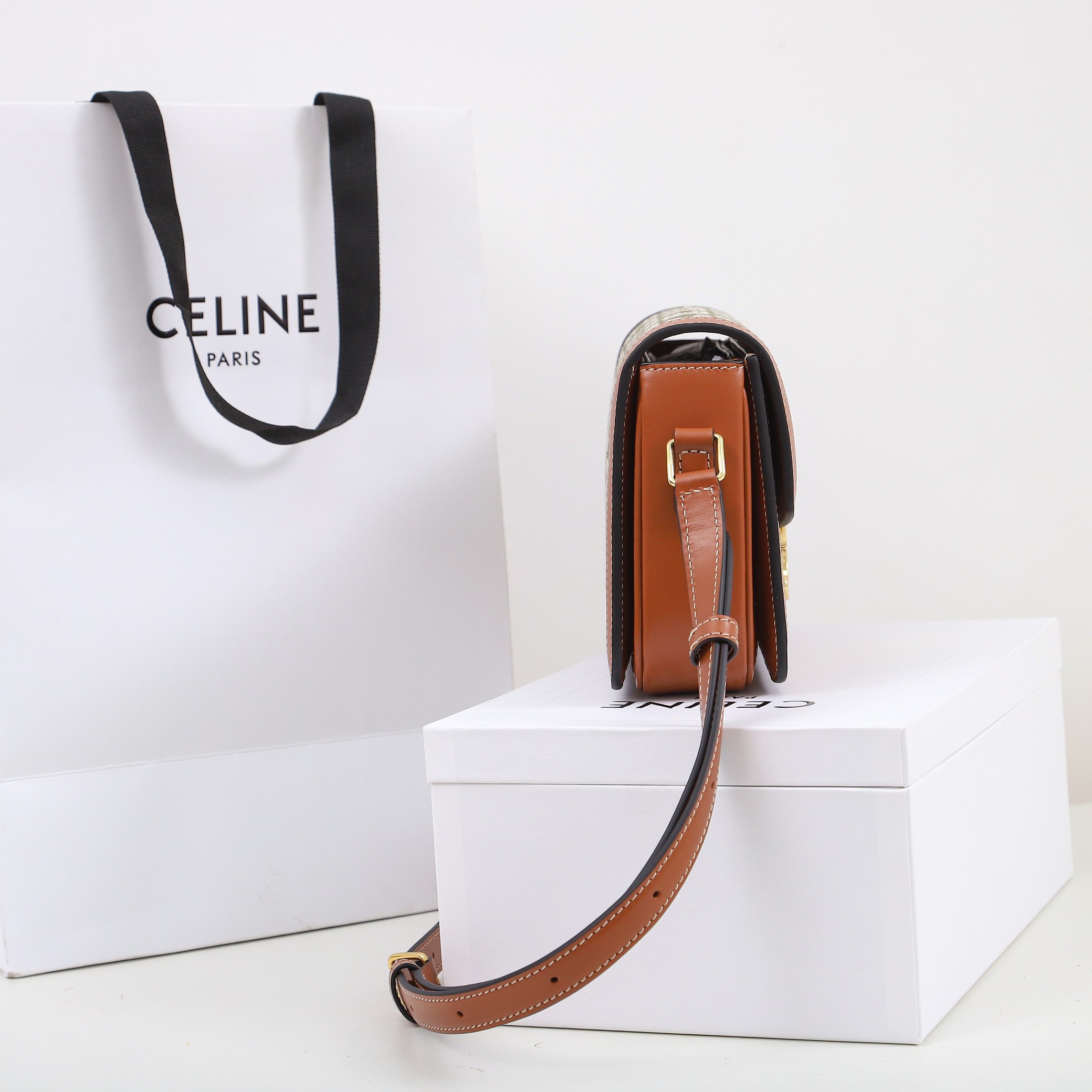 Replica Celine Classique Triomphe Bag - Image 5