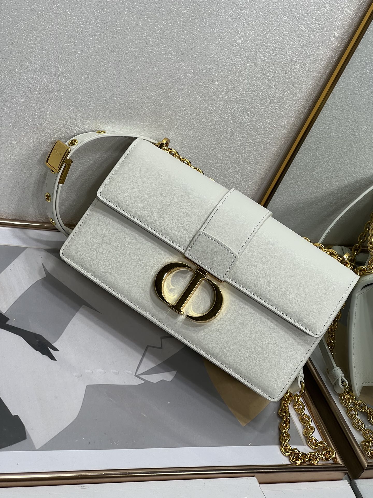 Replica Dior 30 Montaigne Bag White Box Calfskin S2110Umos_M991