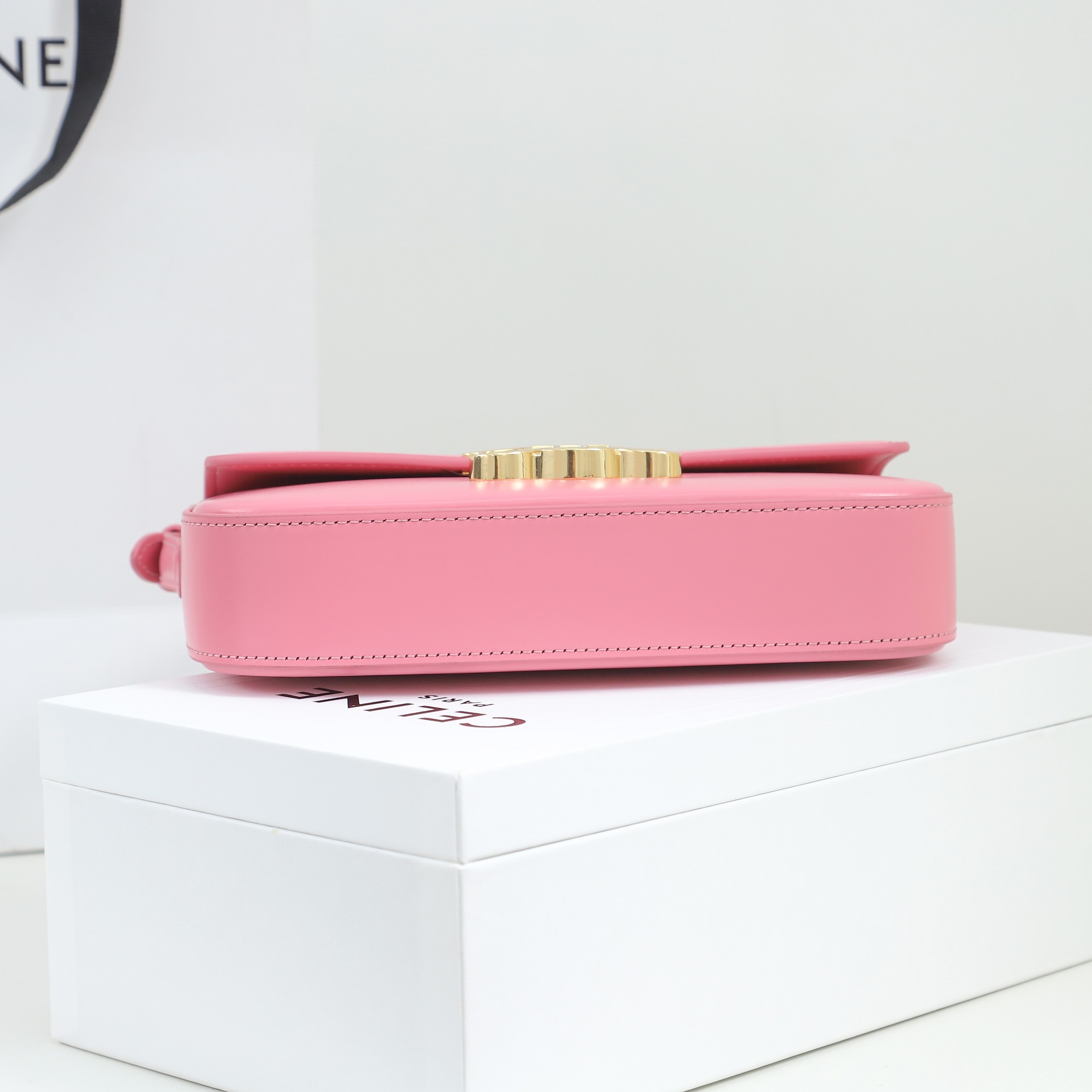 Replica Celine Shoulder Bag Triomphe In Shiny Calfskin Pink - Image 7