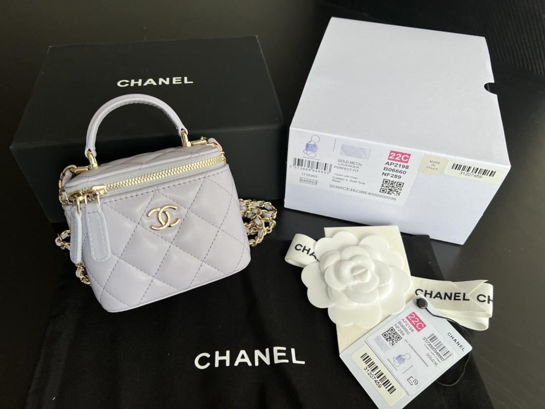 Replica Chanel 22 White Ap2198 - Image 2