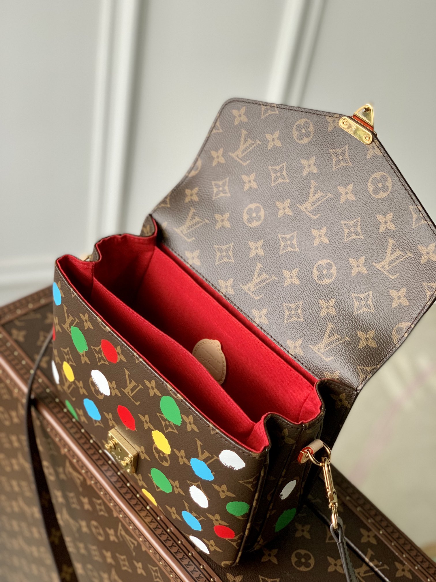 Replica Louis Vuitton Yk Pochette Metis M46384 - Image 2