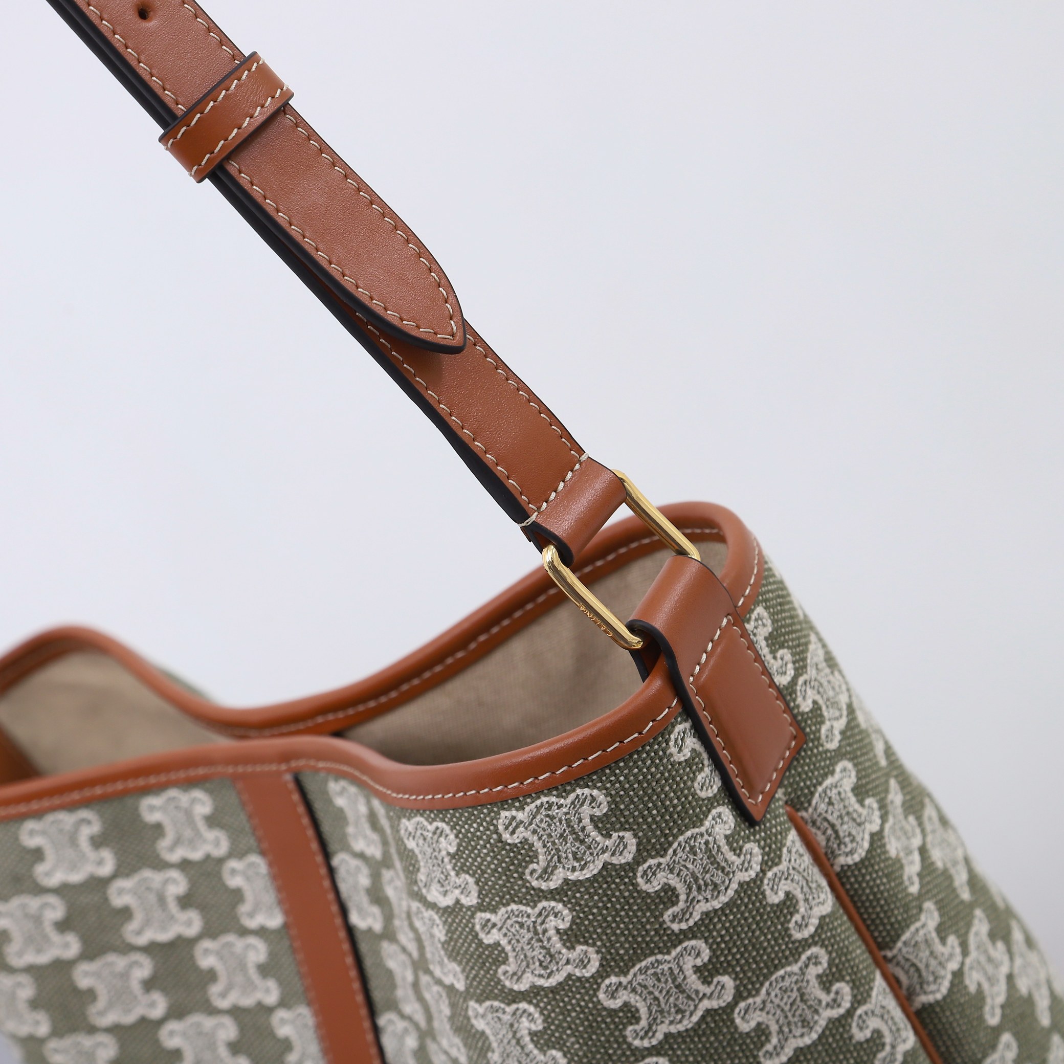 Replica Celine Medium Bucket In Triomphe - Image 3