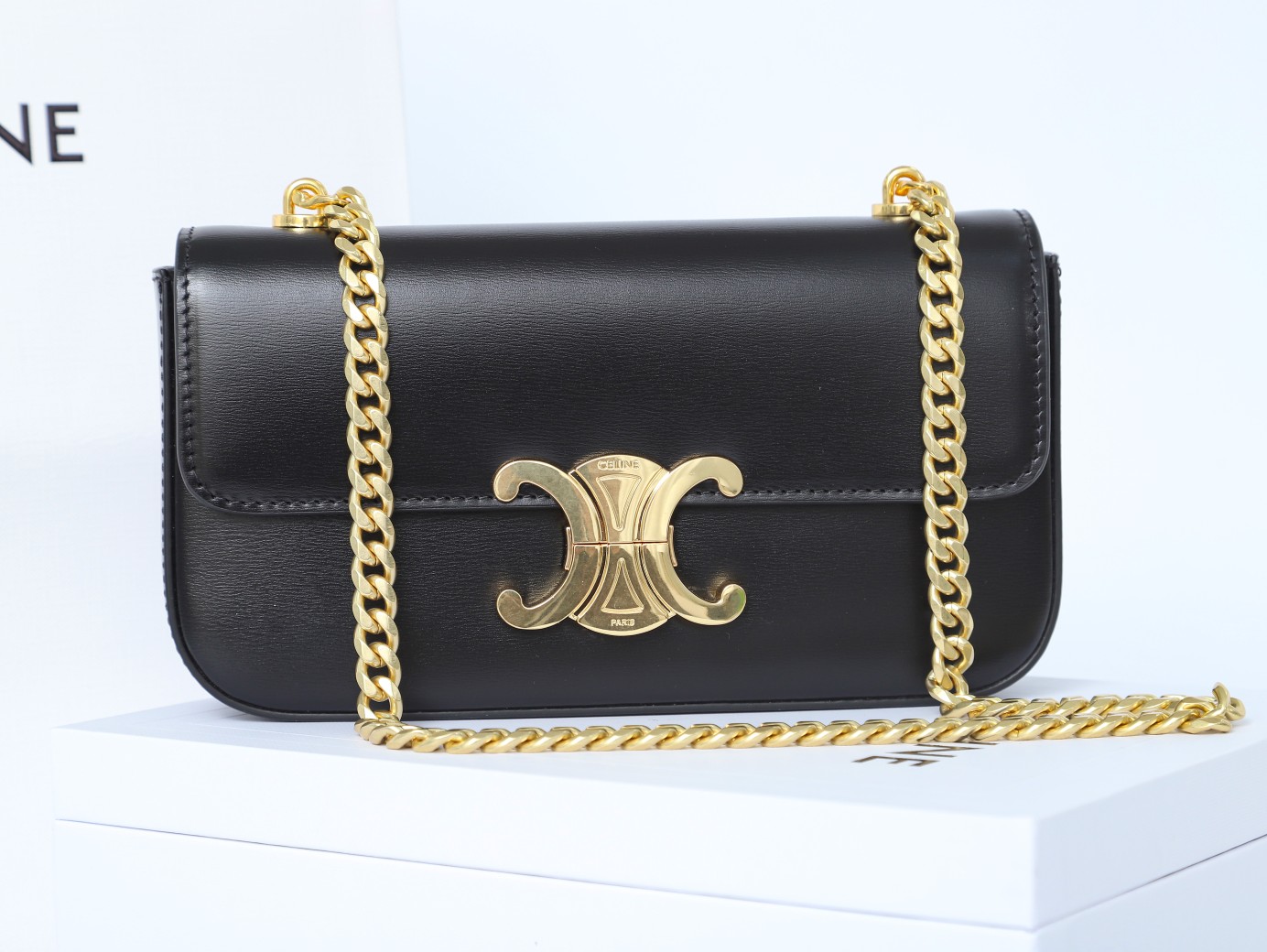 Replica Celine Chain Shoulder Bag Triomphe In Shiny Calfskin Gold - Image 9