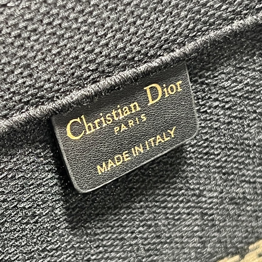 Replica Dior Book Tote Large Black And White Ornamental Cornely-Effect Embroidery M1286Zmdr_M03C - Image 9