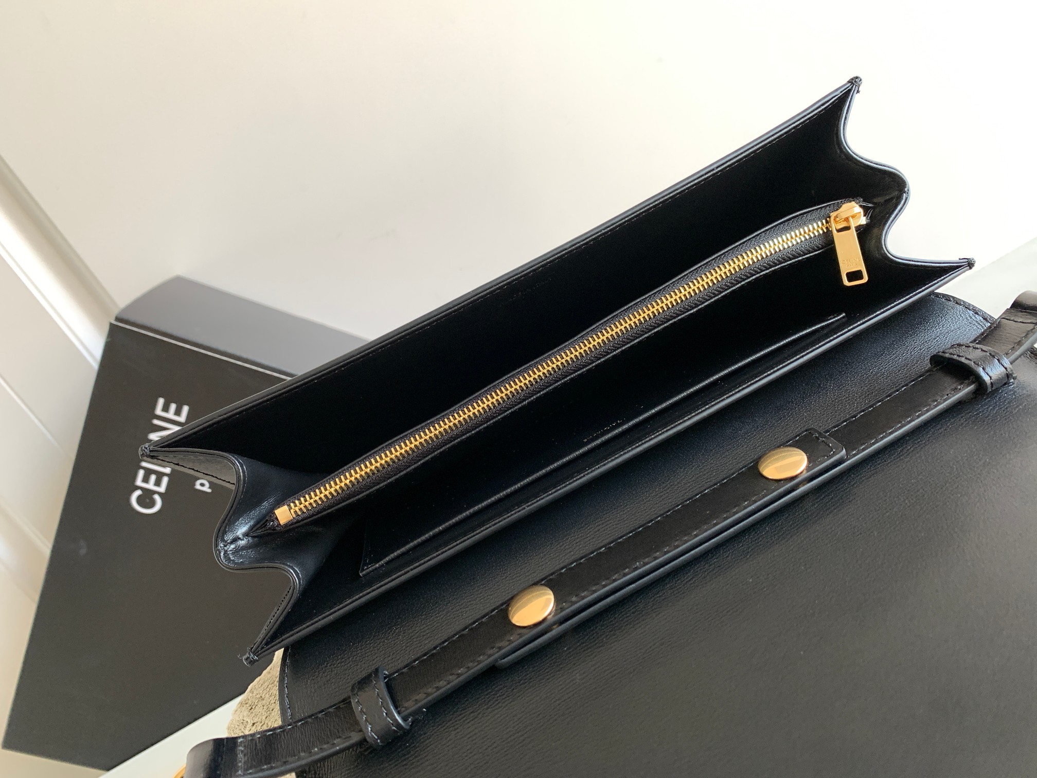 Replica Celine Trapeze Triomphe Bag In Shiny Calfskin Black - Image 6