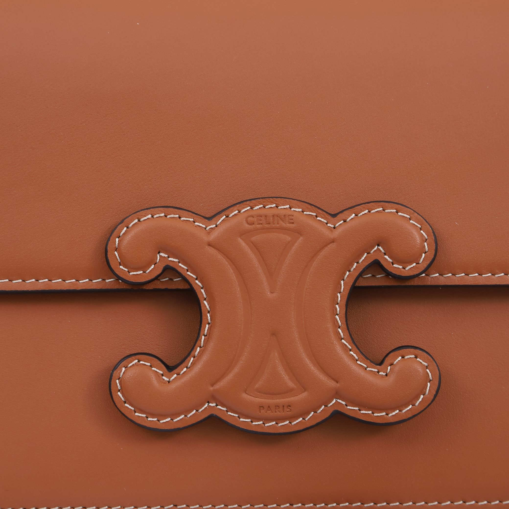 Replica Celine Classique Cuir Triomphe Bag In Natural Calf Skin - Image 8
