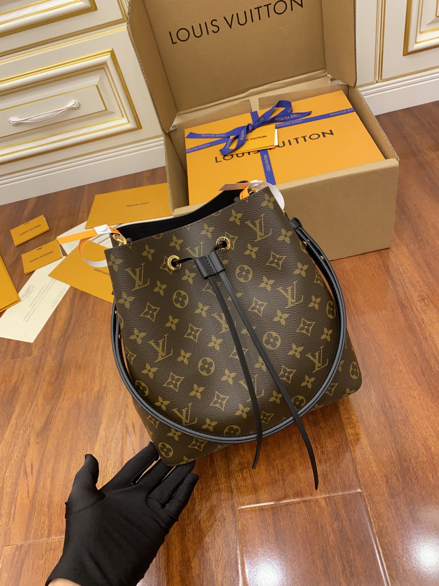Replica Louis Vuitton Neonoe Mm M44020