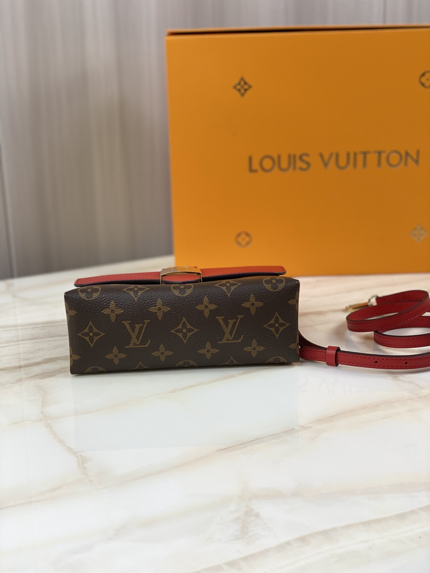 Replica Louis Vuitton Locky Bb M44322 - Image 3