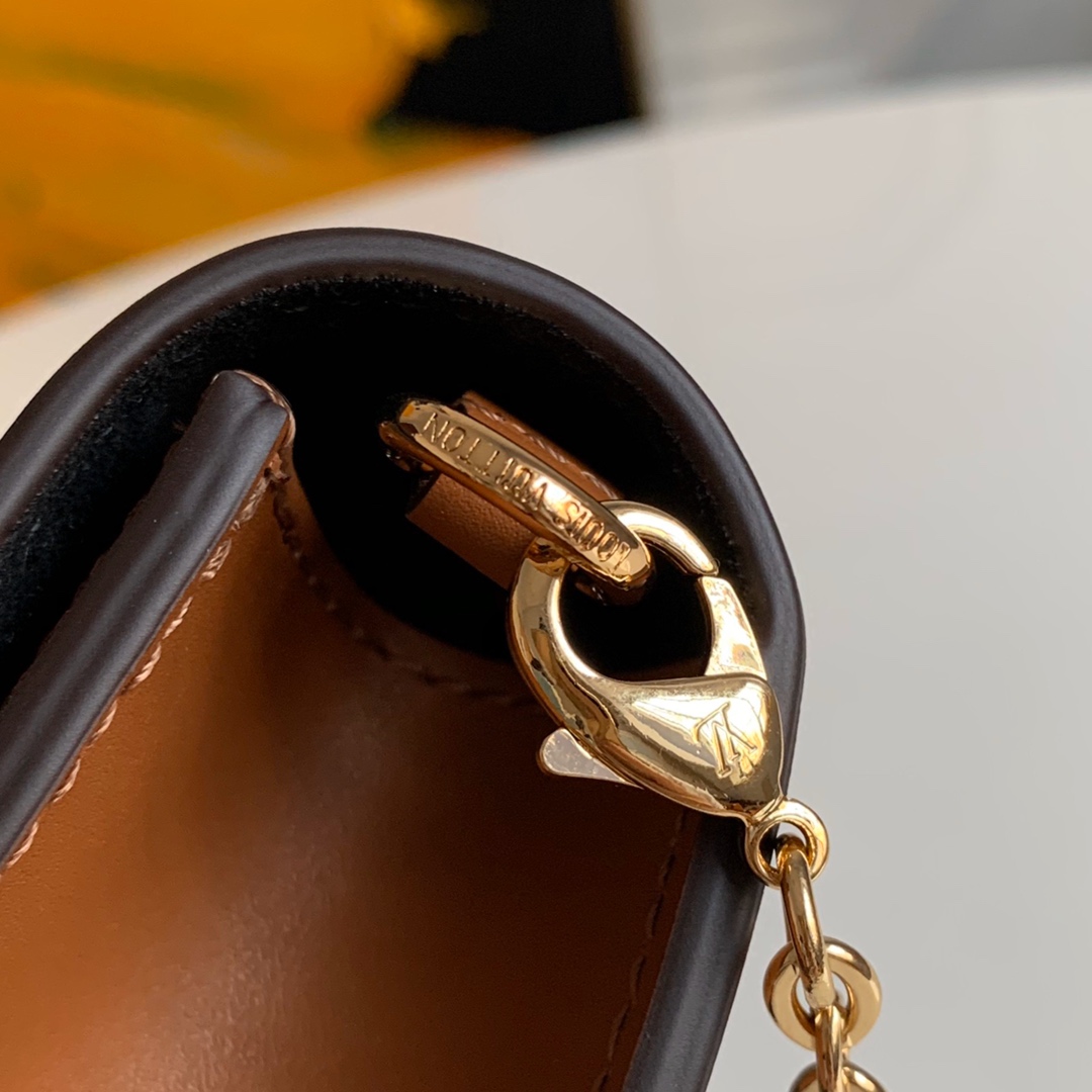Replica Louis Vuitton Dauphine Chain Wallet M68746 - Image 5