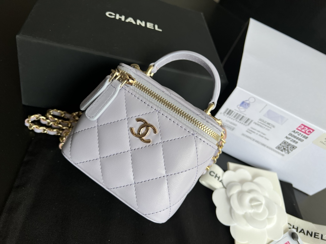 Replica Chanel 22 White Ap2198