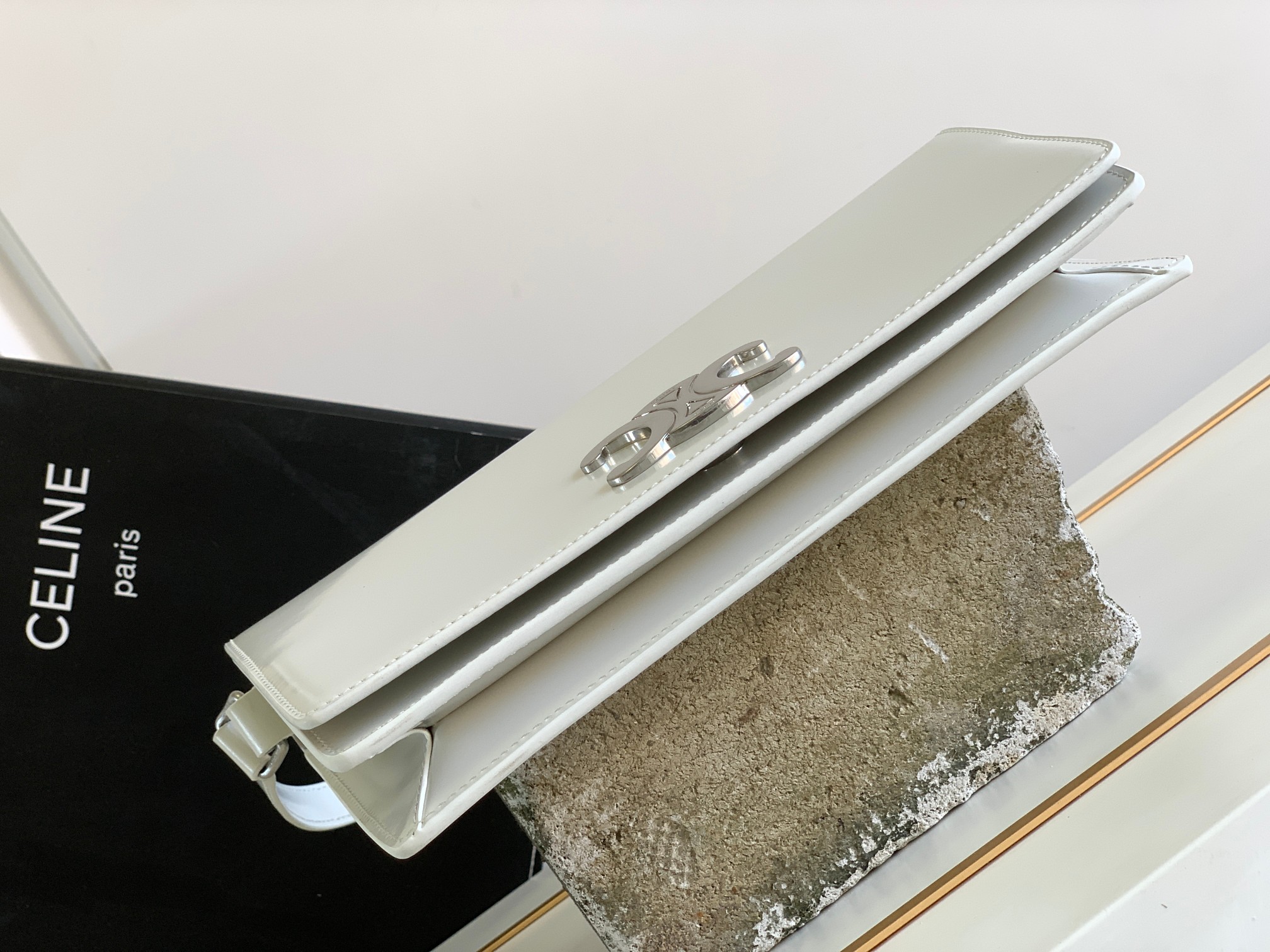Replica Celine Trapeze Triomphe Bag In Shiny Calfskin White - Image 9