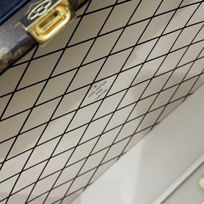 Alternative view of Replica Louis Vuitton Monogram Petite Malle M45943