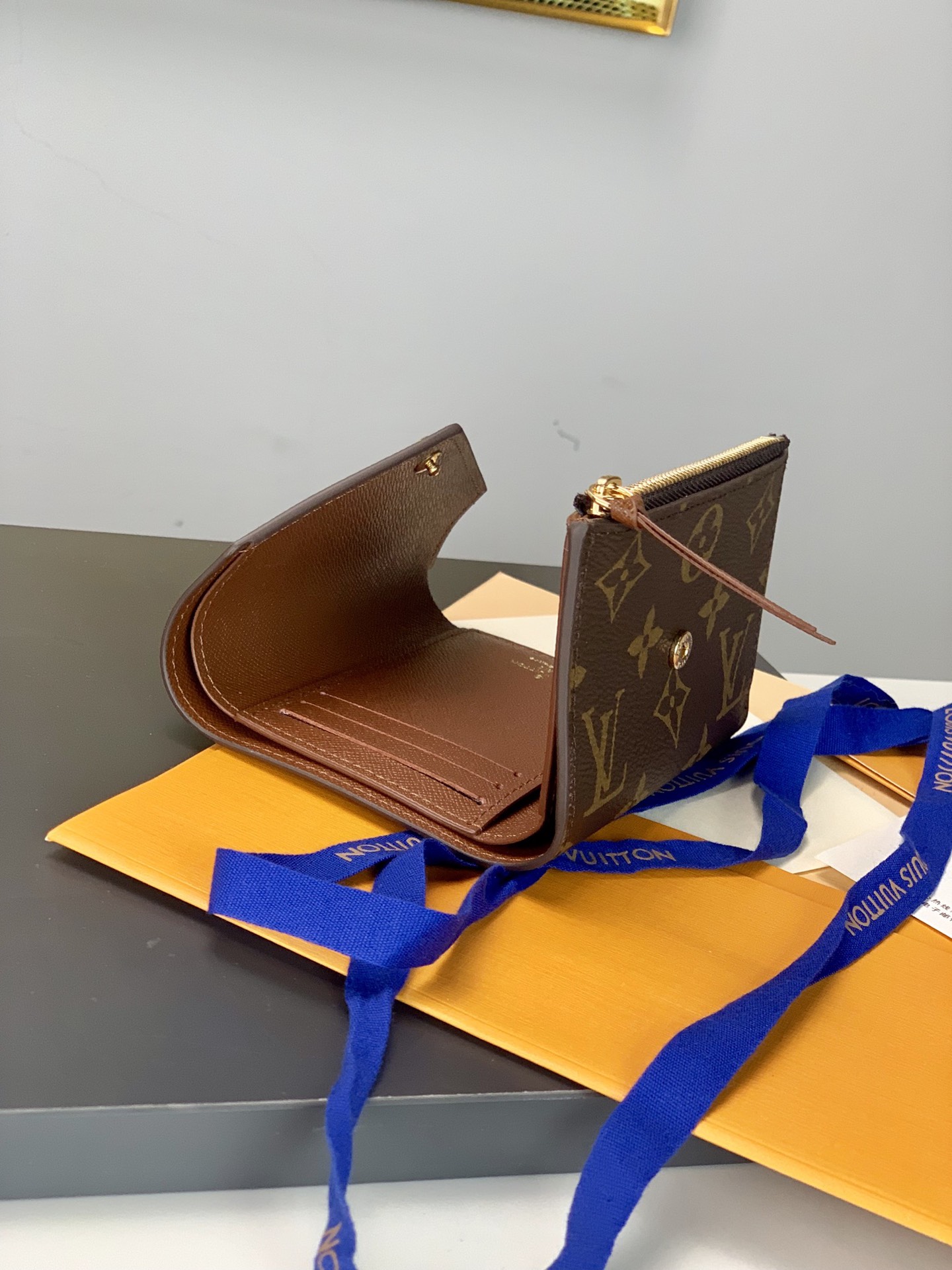 Replica Louis Vuitton Monogram Victorine Wallet M62472 - Image 9