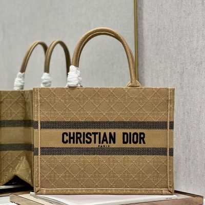 Replica Dior Book Tote Medium Natural Cannage Raffia M1296Zsqd_M925