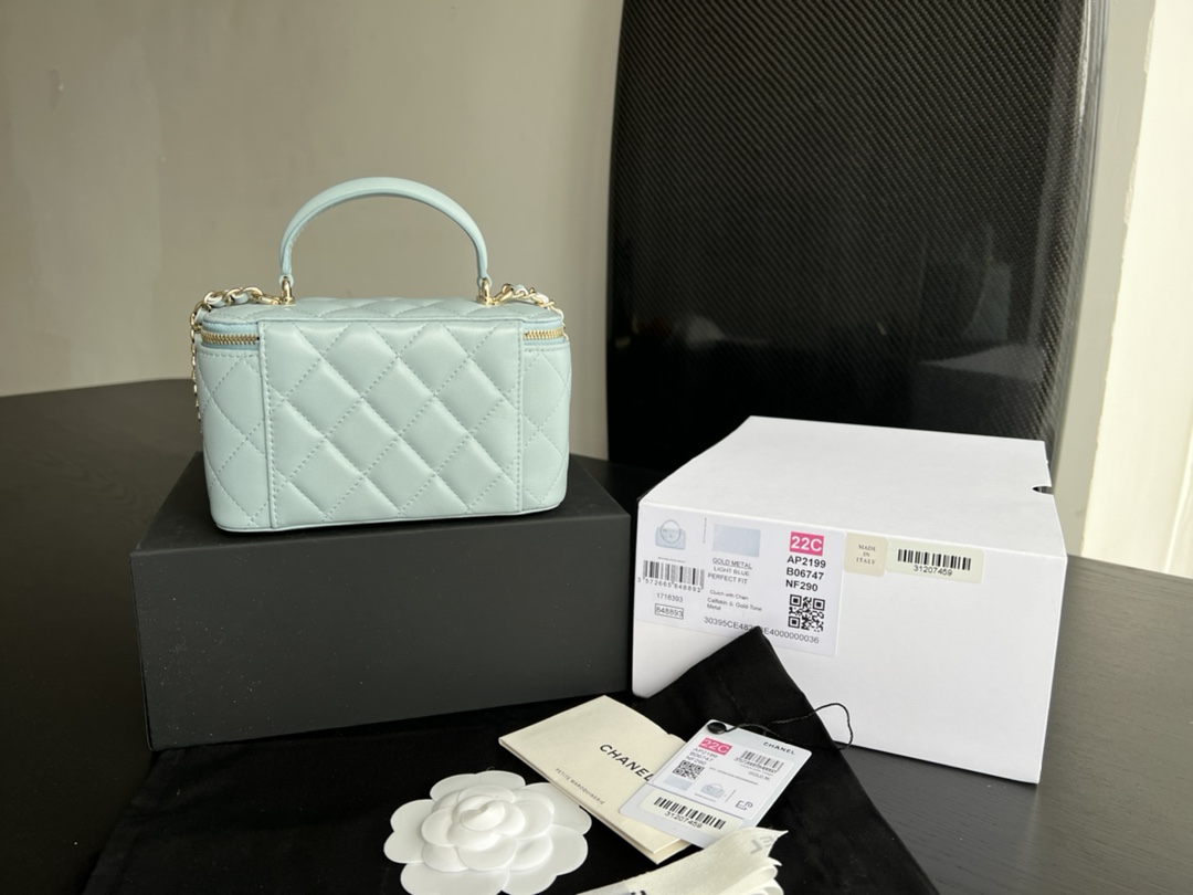 Replica Chanel 22 Cyanine Ap2199 - Image 4