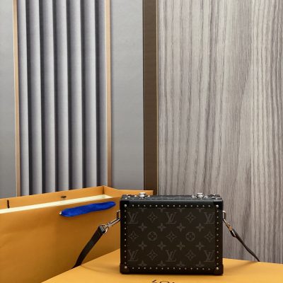 Replica Louis Vuitton Clutch Box M20251